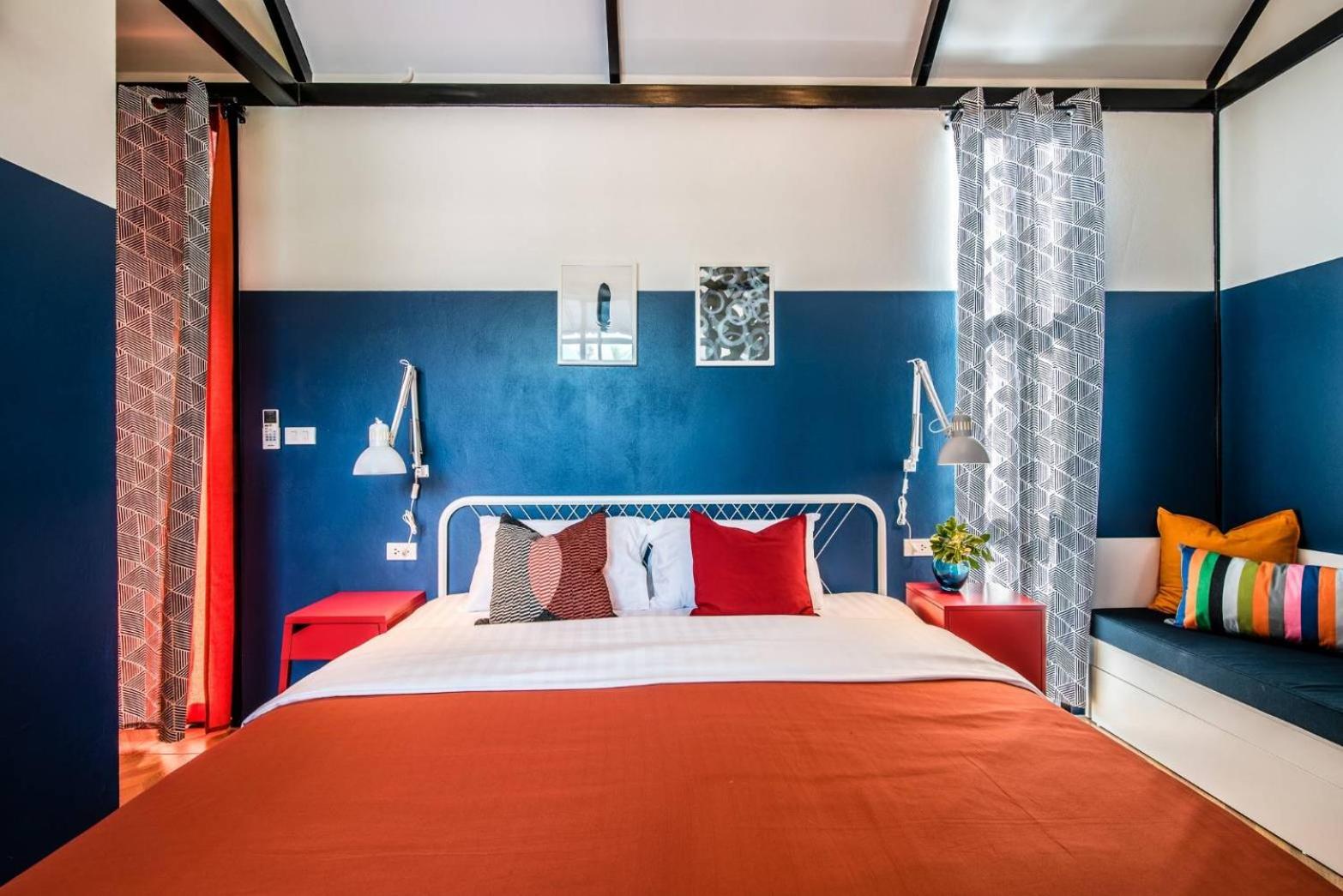 Deluxe Room Pool Access