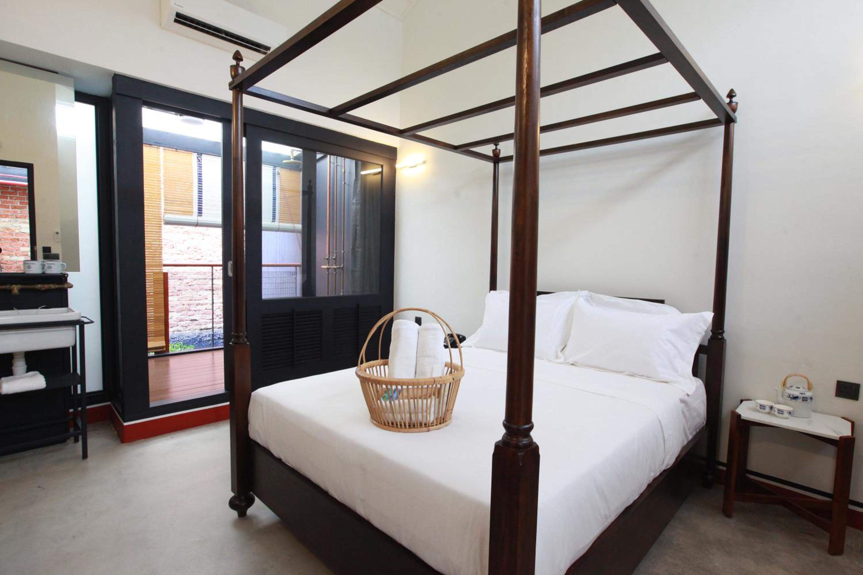 Premier Double Room with Courtyard and View of Merdeka 118 photo 1