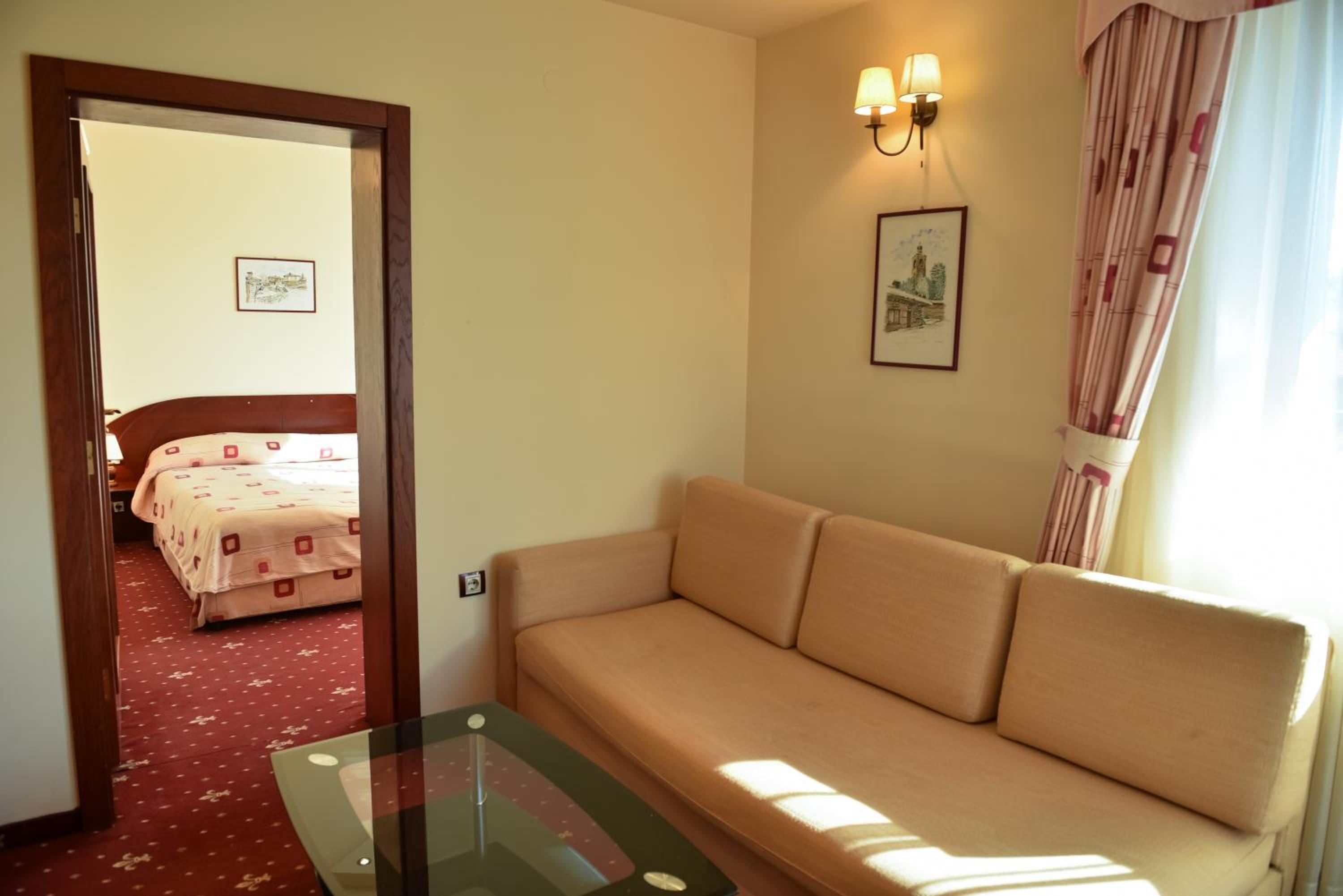 Family Suite (2 Adults + 1 Child) - Photo 1