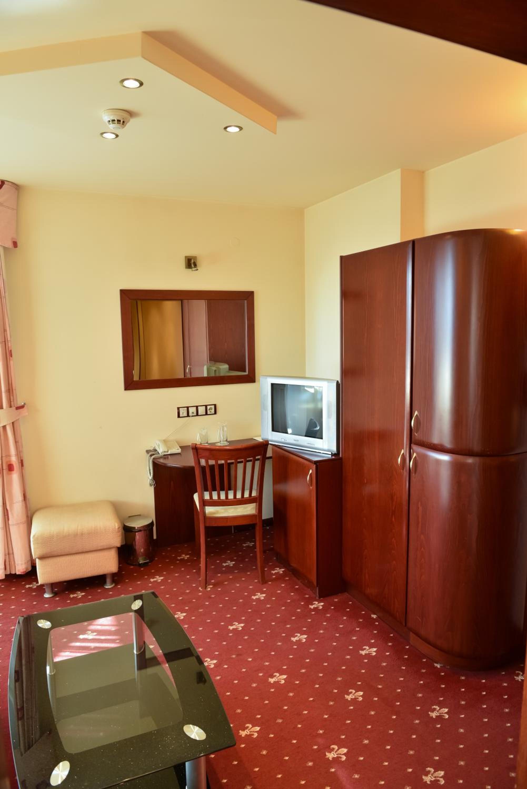 Family Suite (2 Adults + 1 Child) - Photo 5