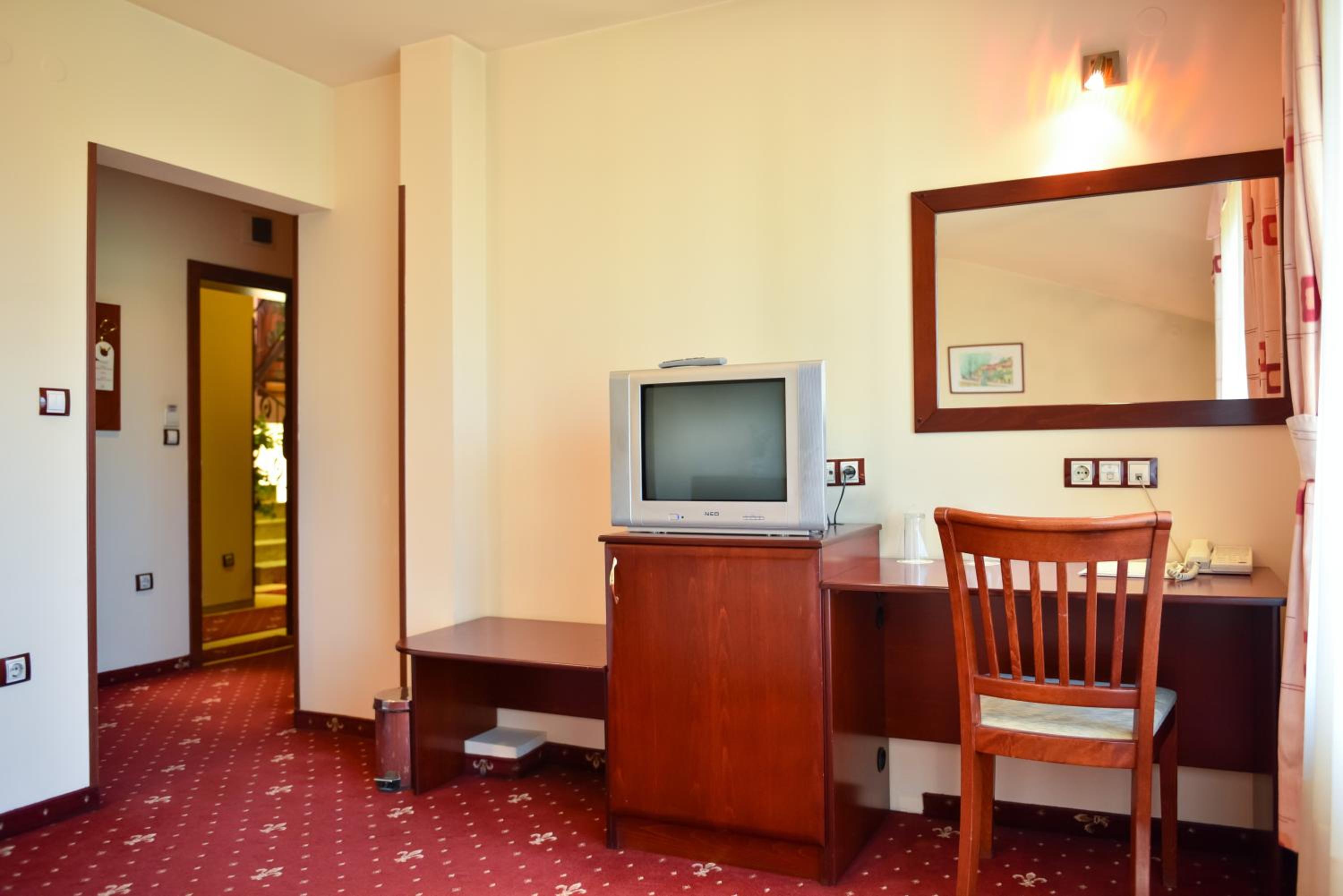 Double Room - Photo 3