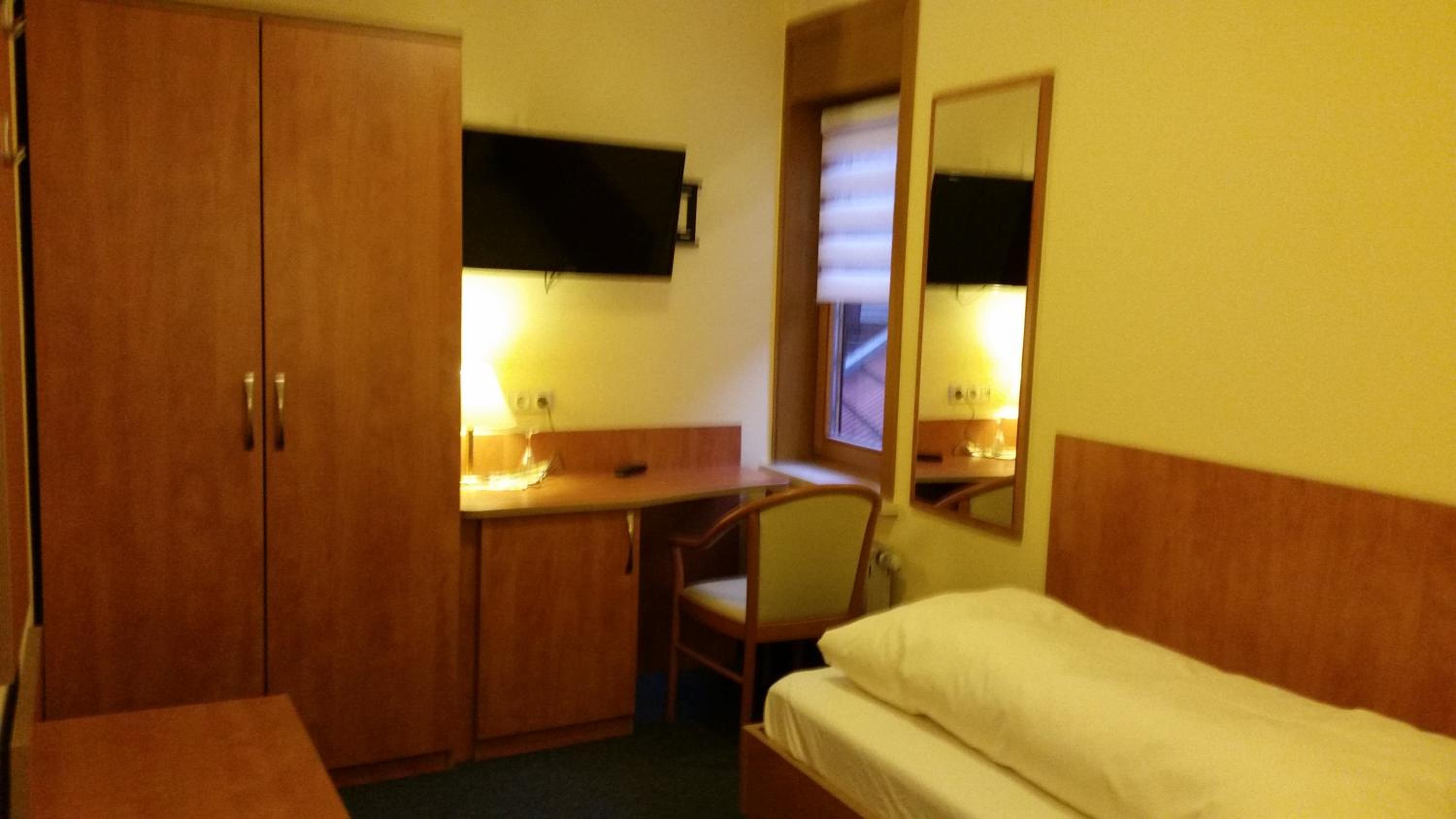 Single Room photo 2