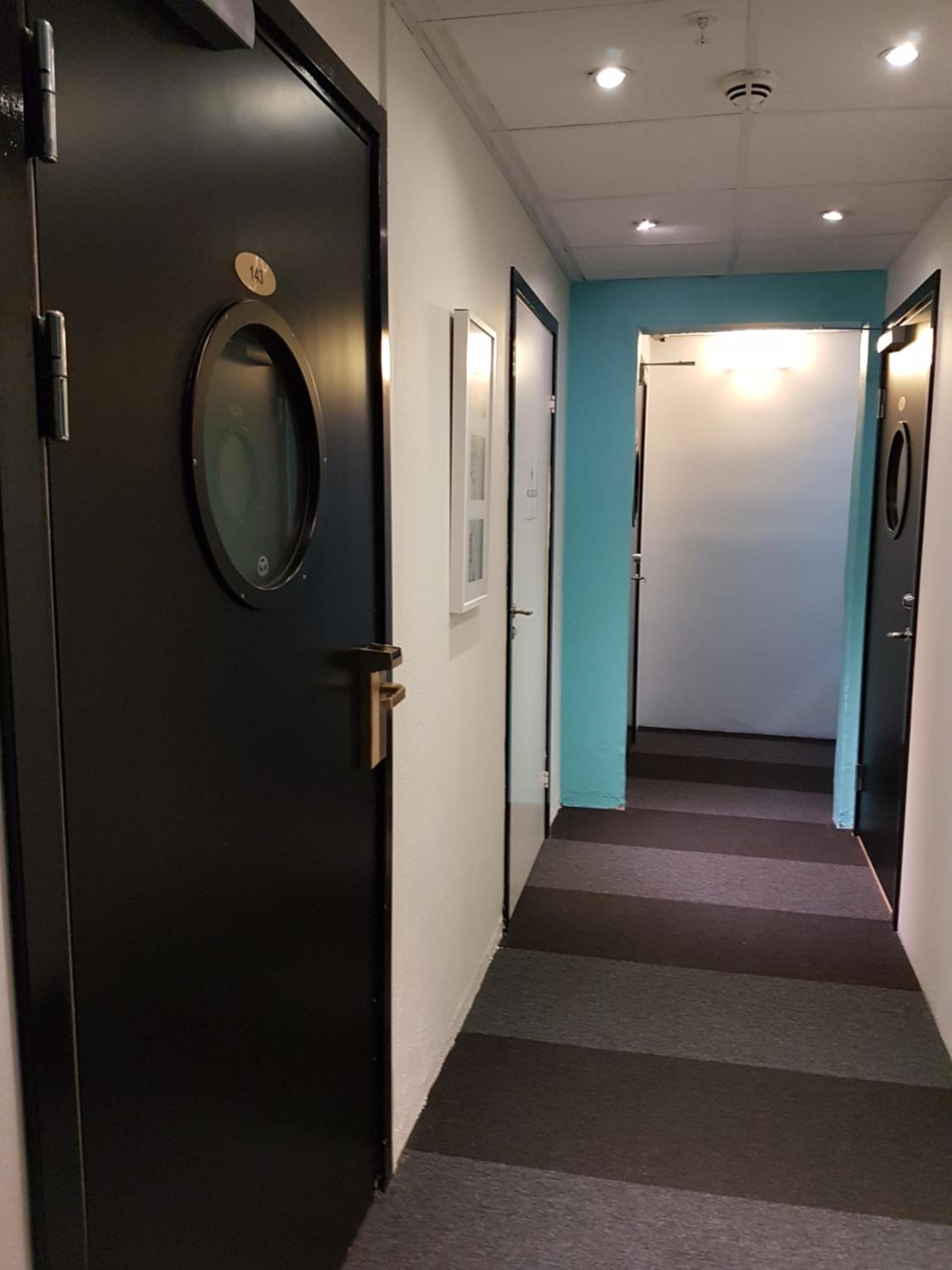 Single Room with Private Bathroom photo 1