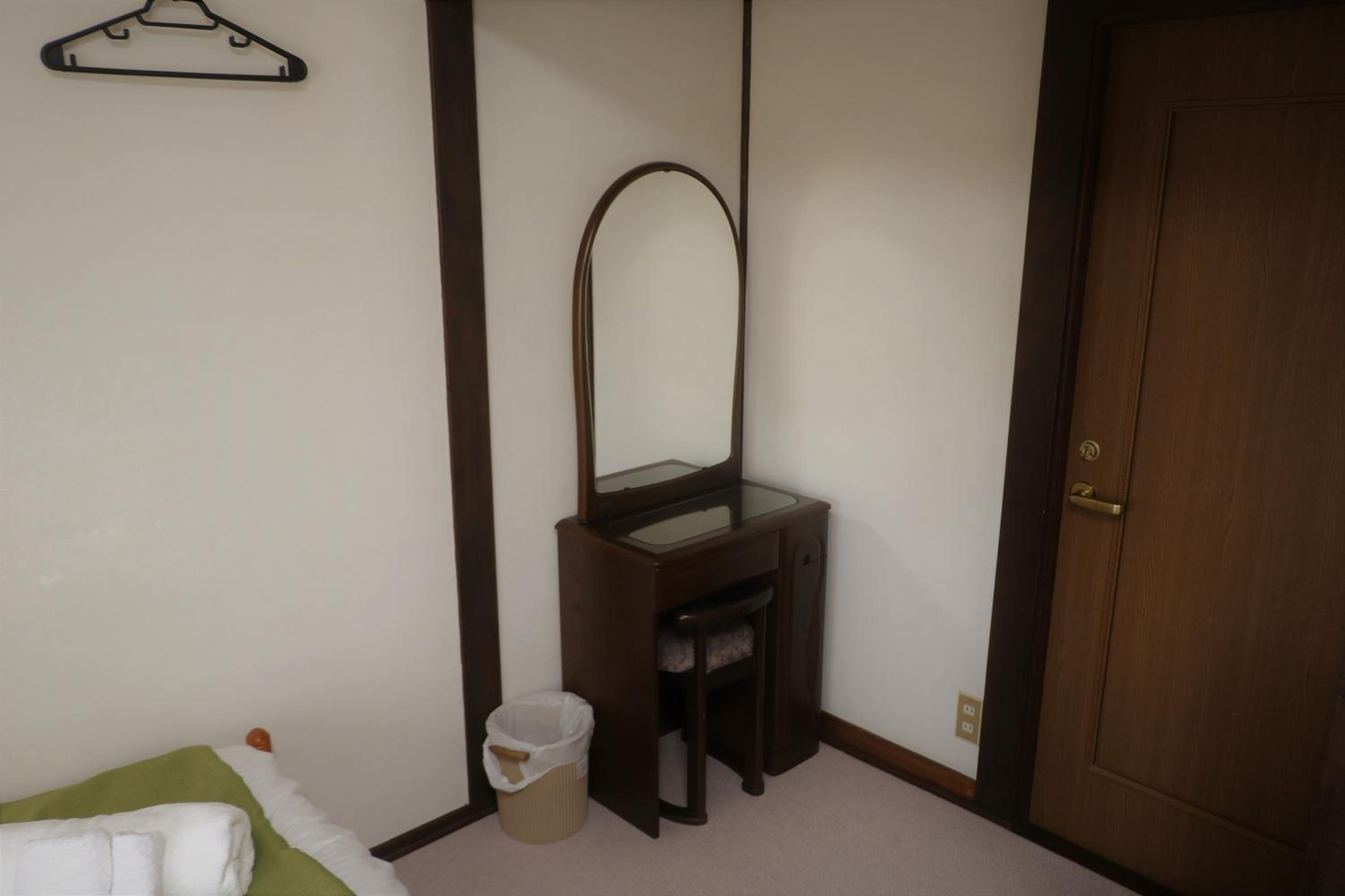 Quadruple Room with Shared Bathroom photo 3