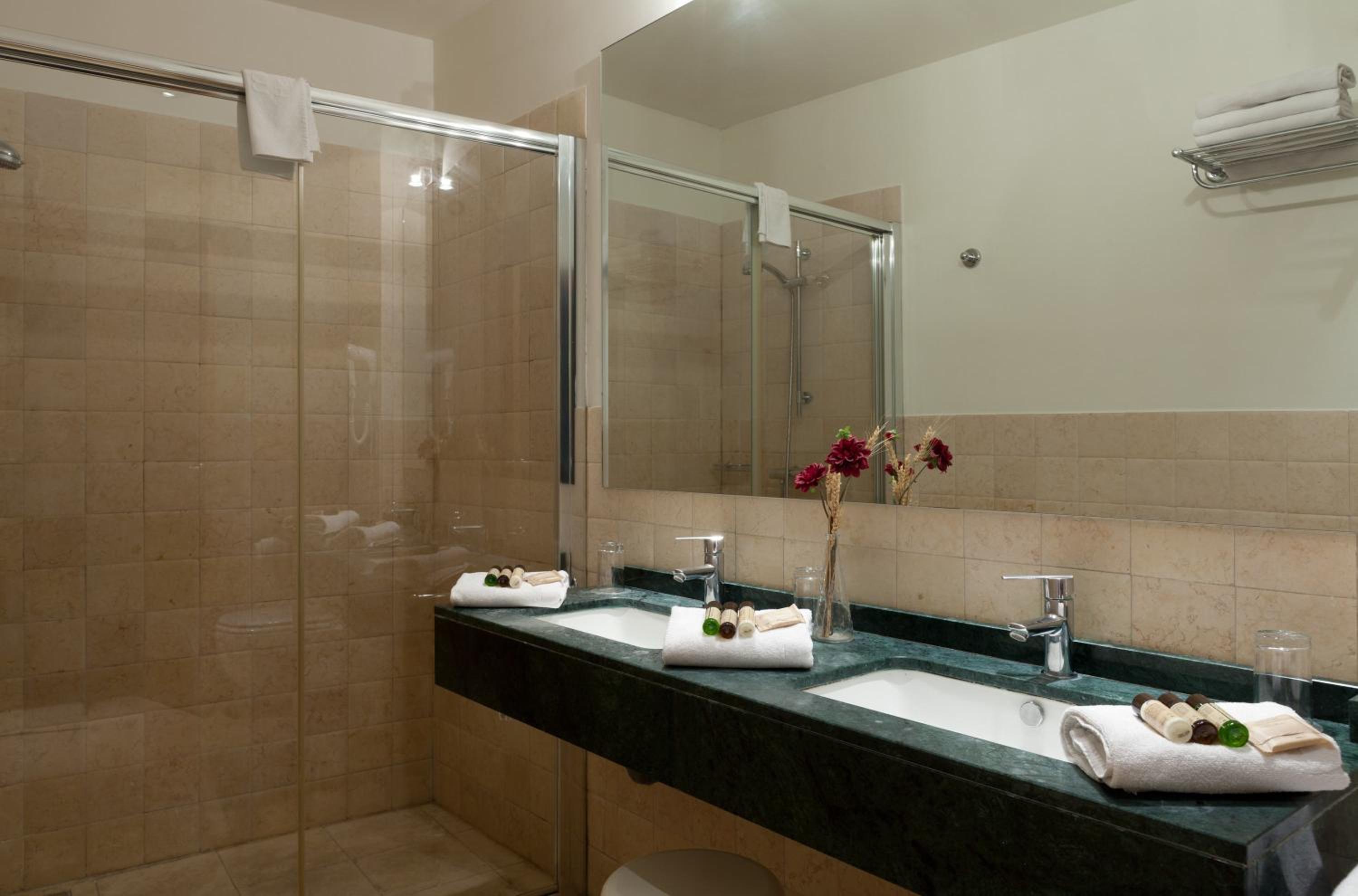 Triple Room - Photo 5