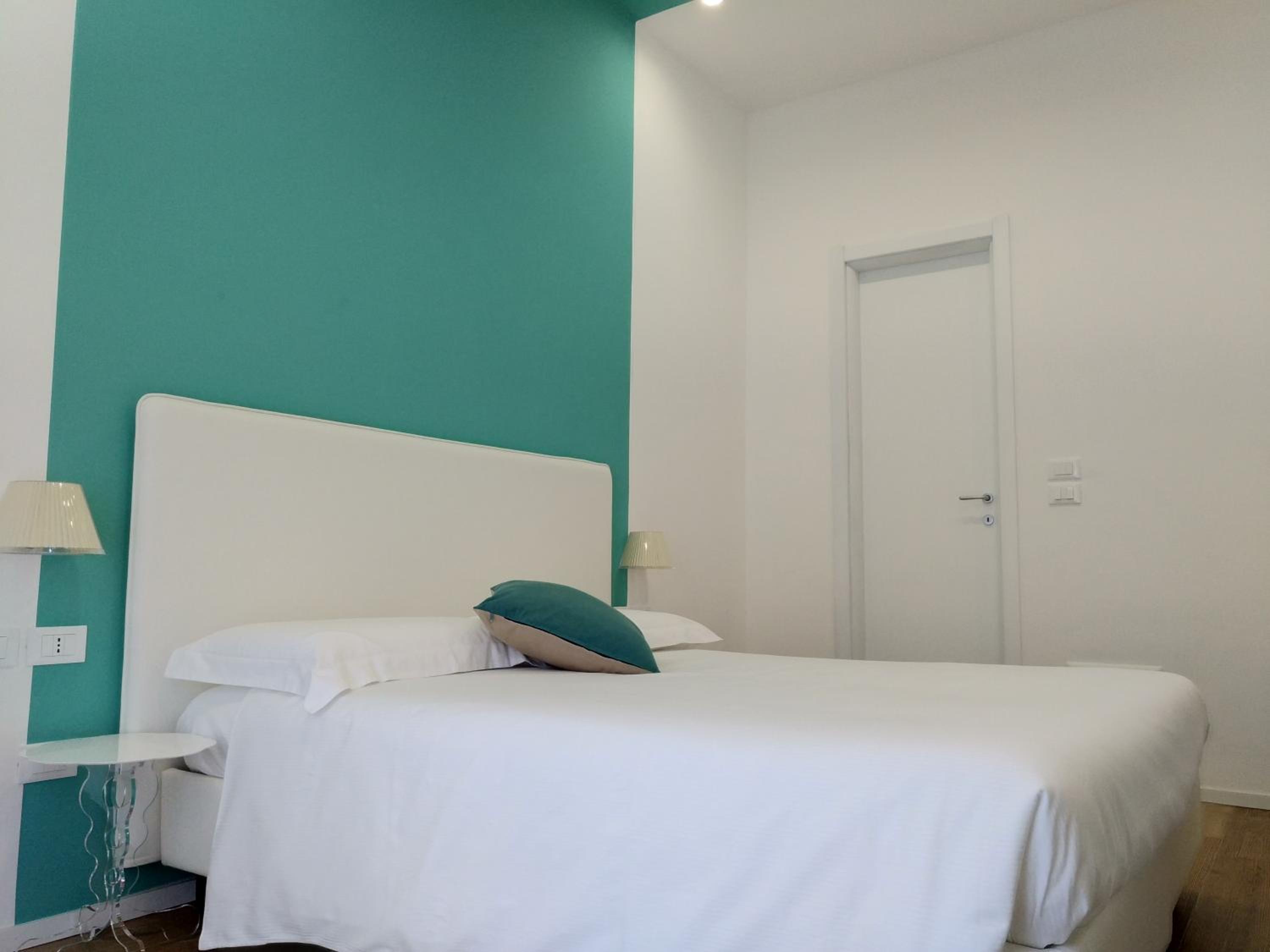 Standard Double or Twin Room photo 2