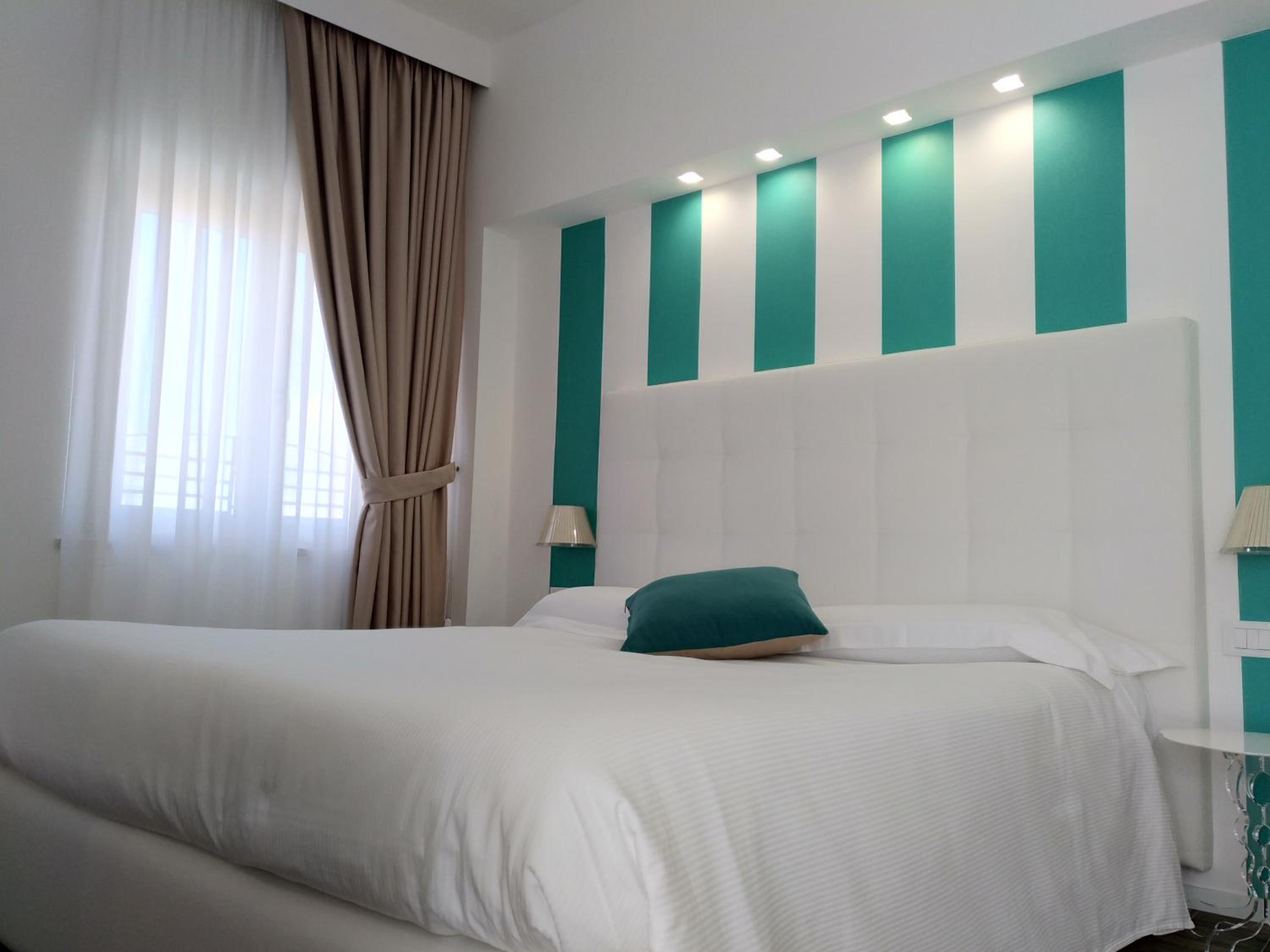 Standard Double or Twin Room photo 1