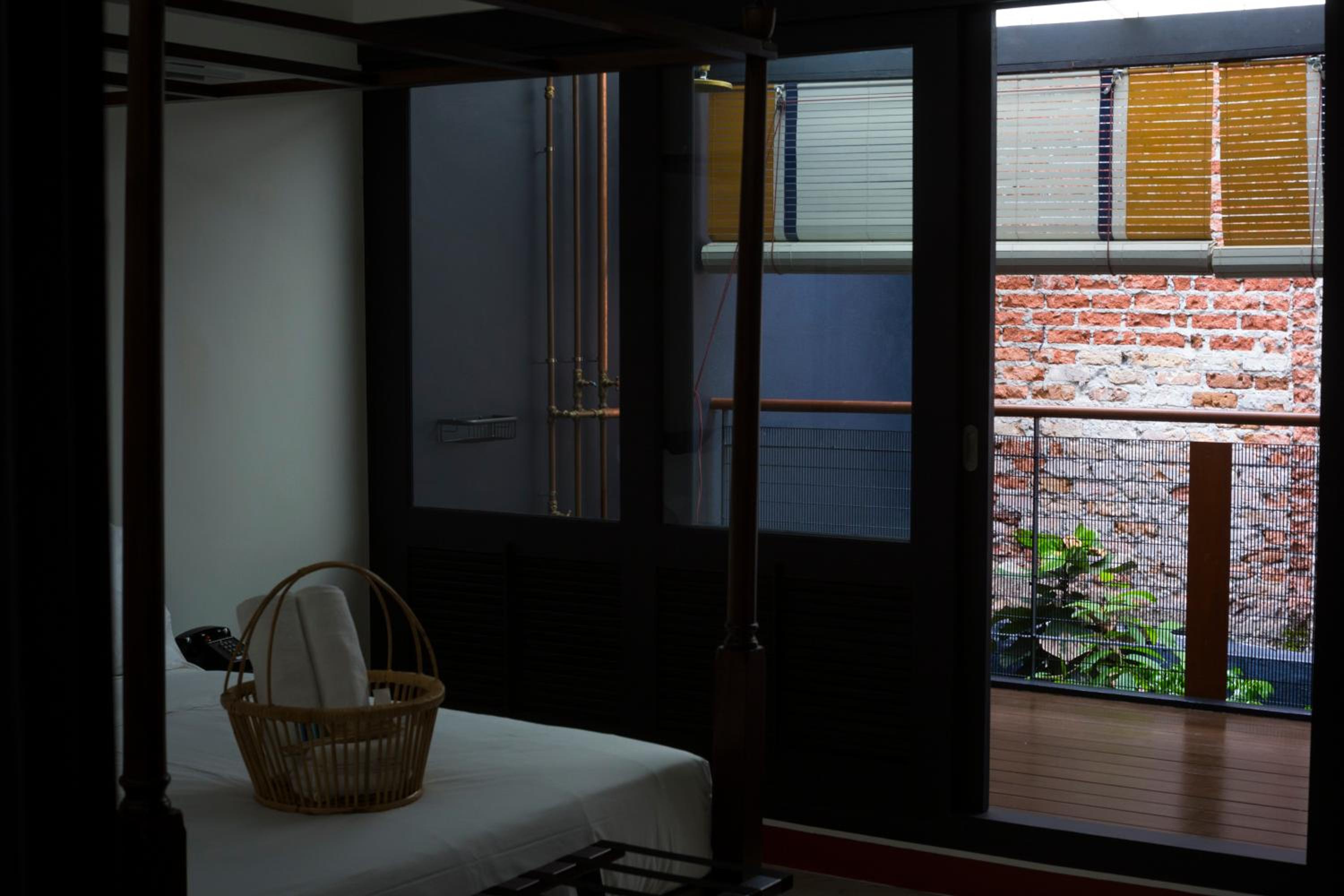 Premier King Room With Courtyard and View of Merdeka 118 photo 2