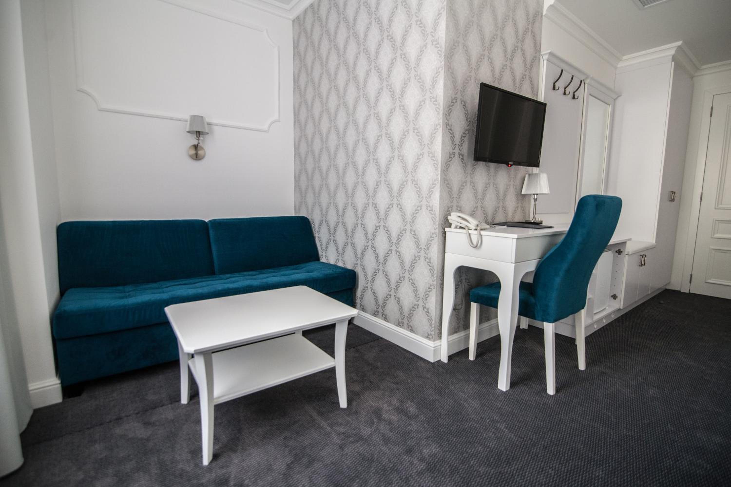 Deluxe Double or Twin Room with City View - Photo 1
