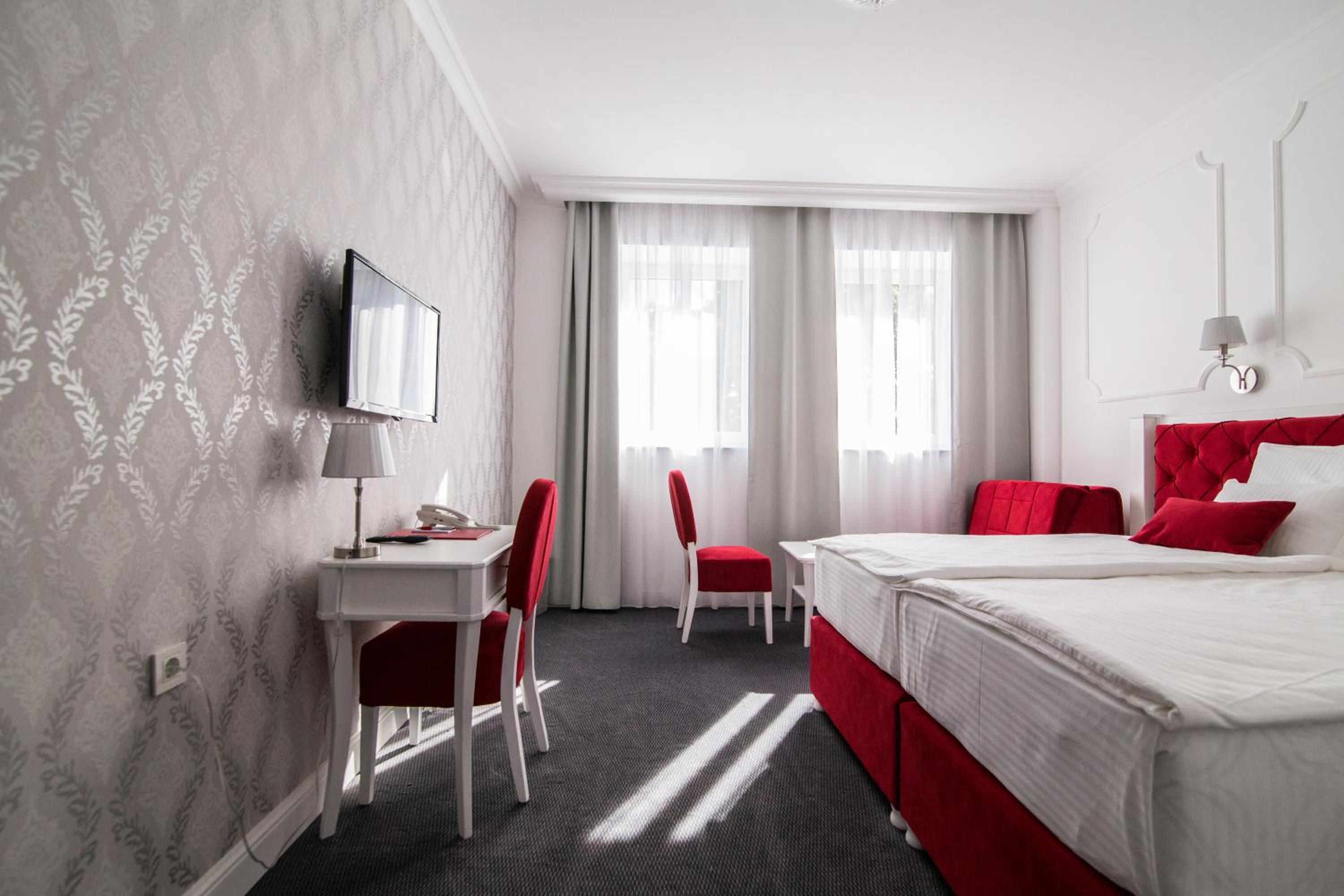 Double or Twin Room with Extra Bed - Photo 4