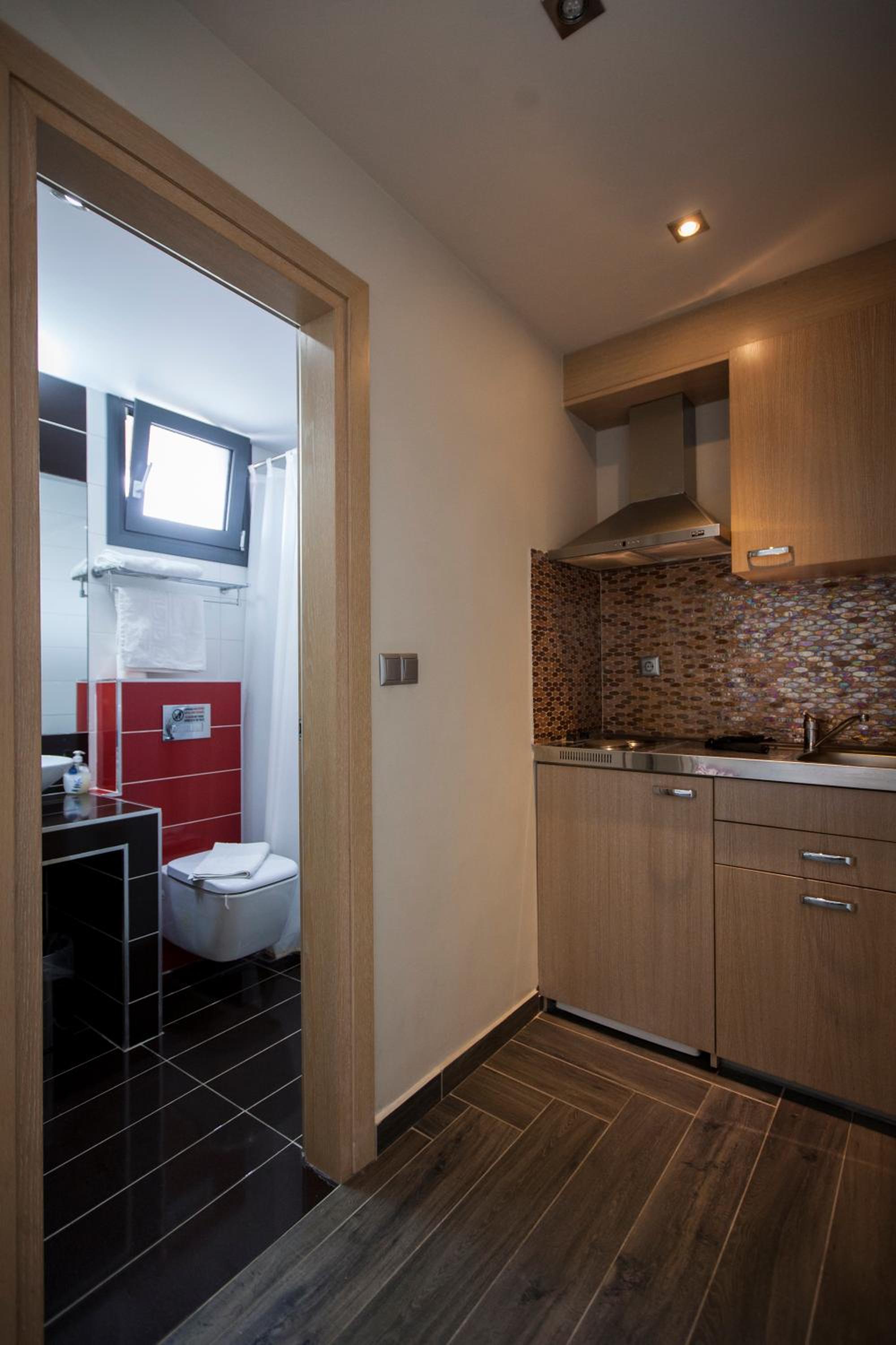 Suite with Garden View - Free Car Parking Spot - Photo 20