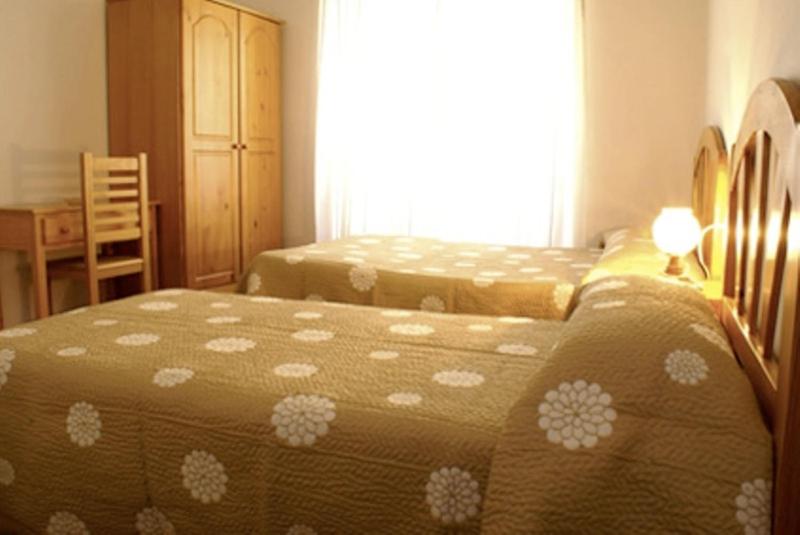 Double or Twin Room - Photo 2