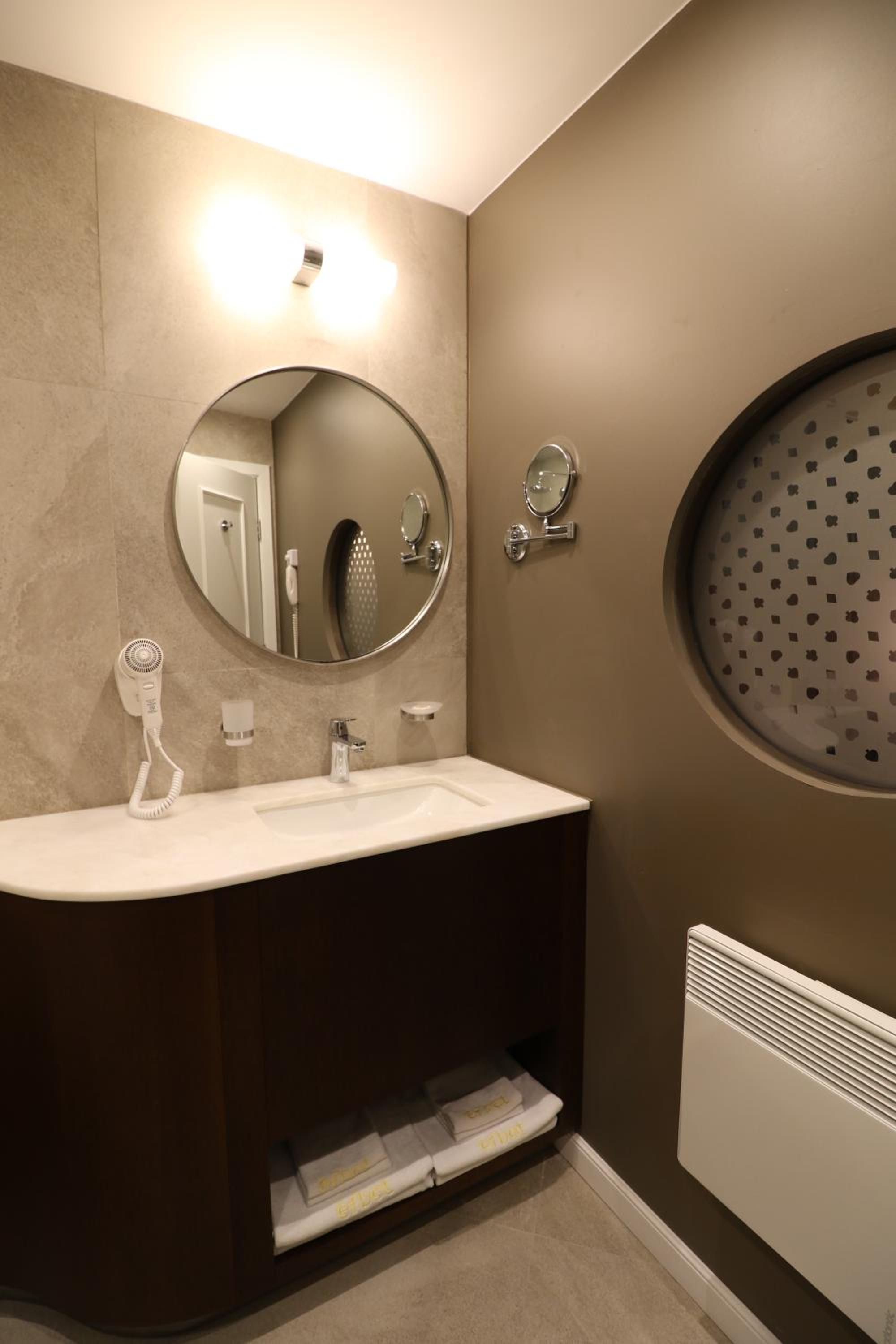 Double Room - Photo 6