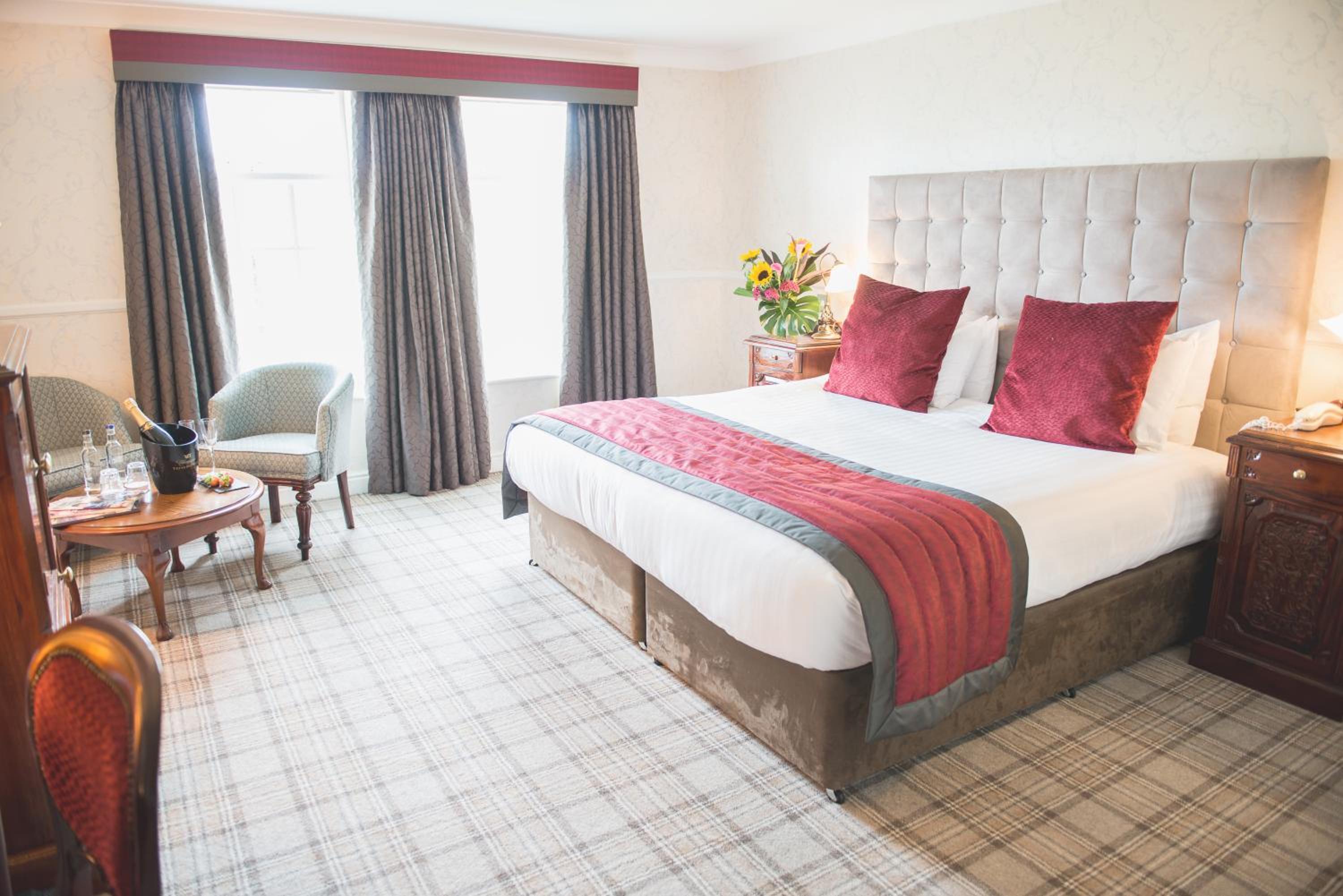 Executive Double Or Twin Room With 8 Days Parking	 photo 2