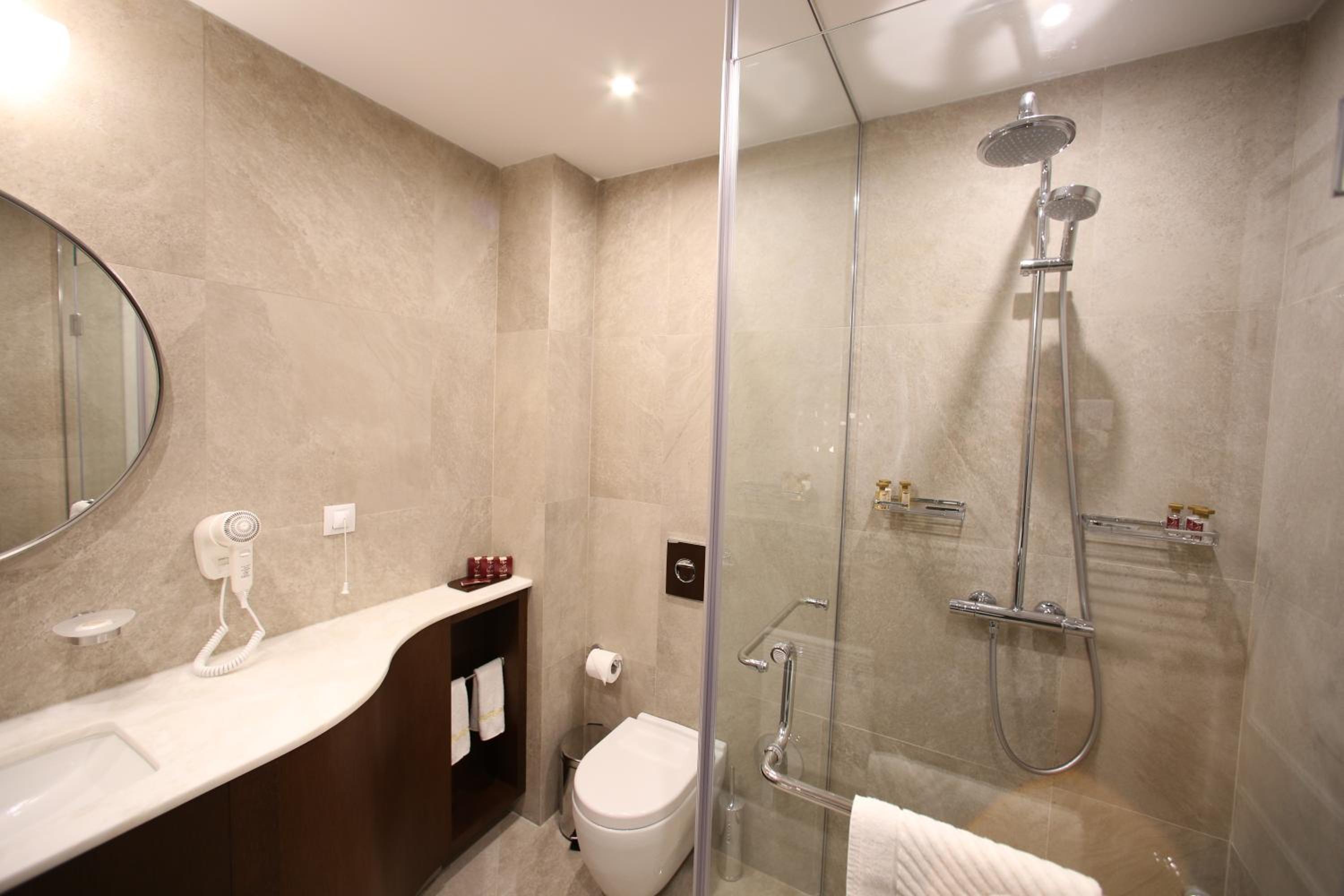 Double Room - Photo 5