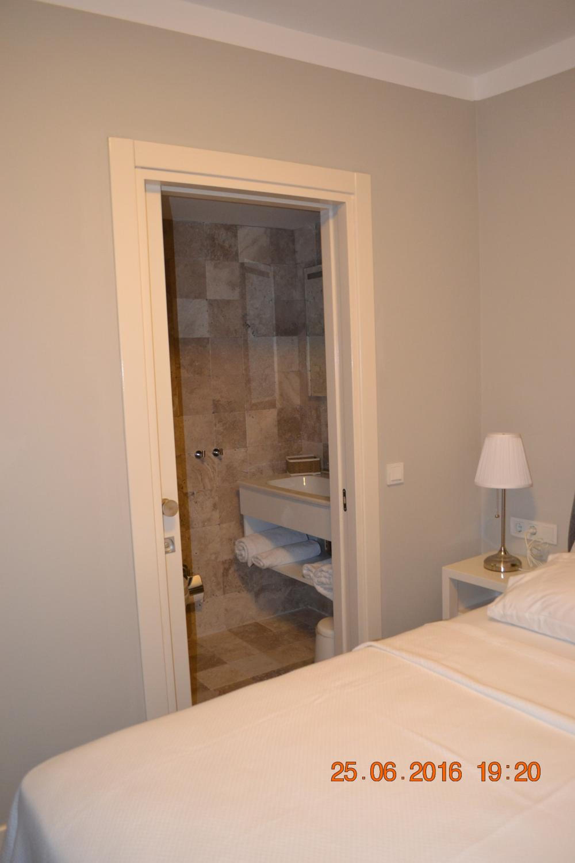 Standard Double Room photo 2