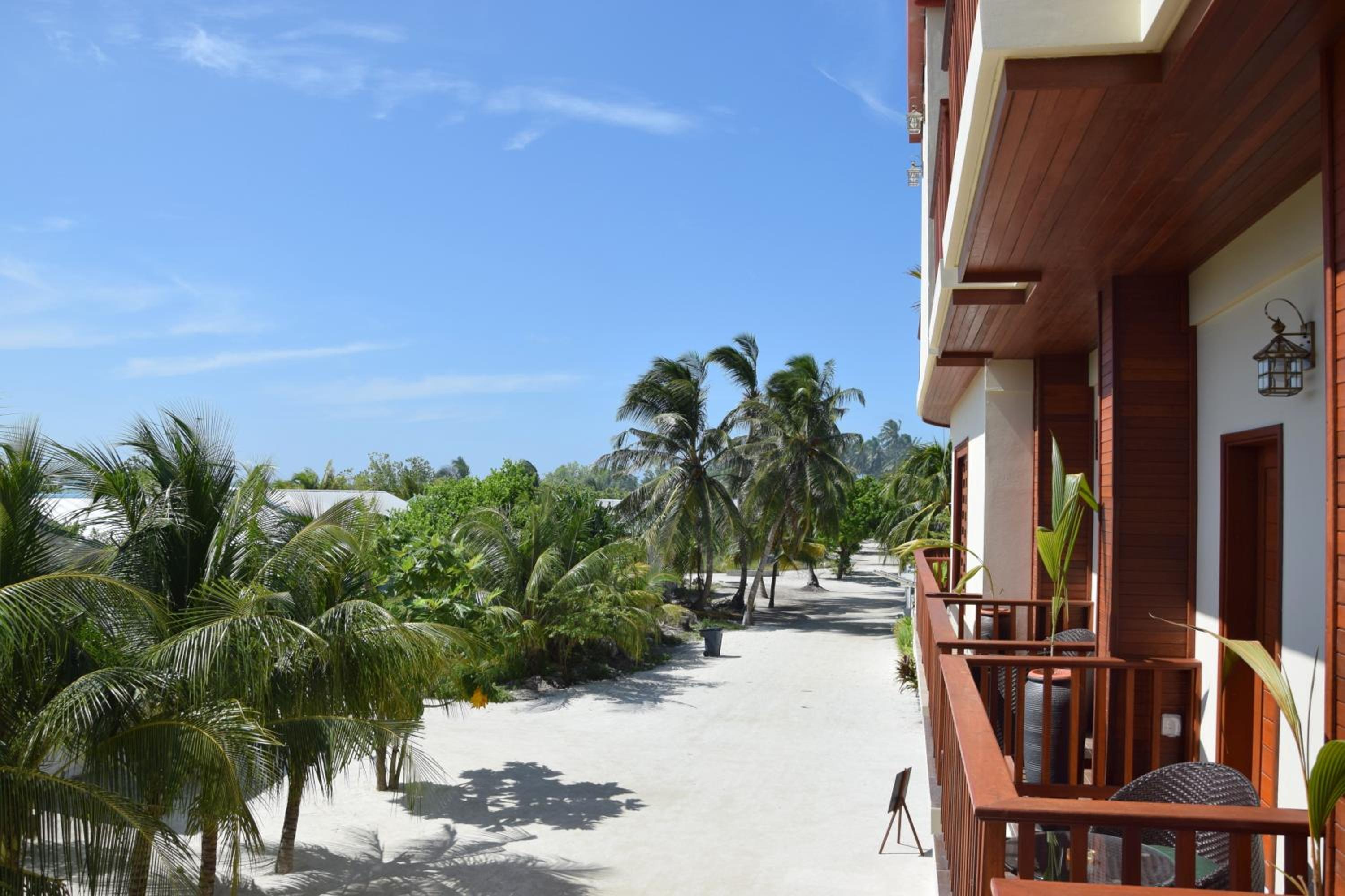 Superior Double or Twin Room with Balcony & Island View - Photo 5