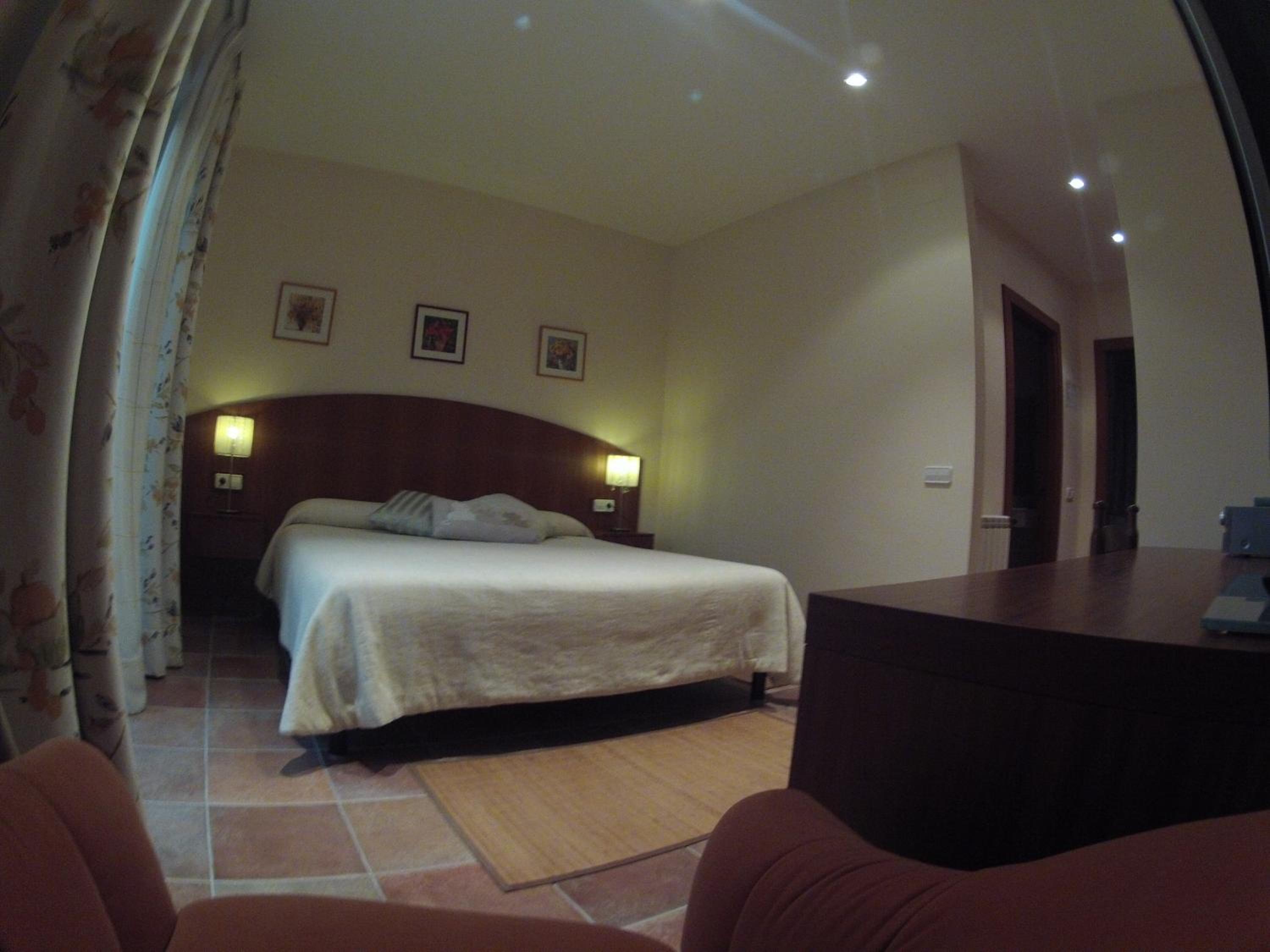 Double Room - Photo 3