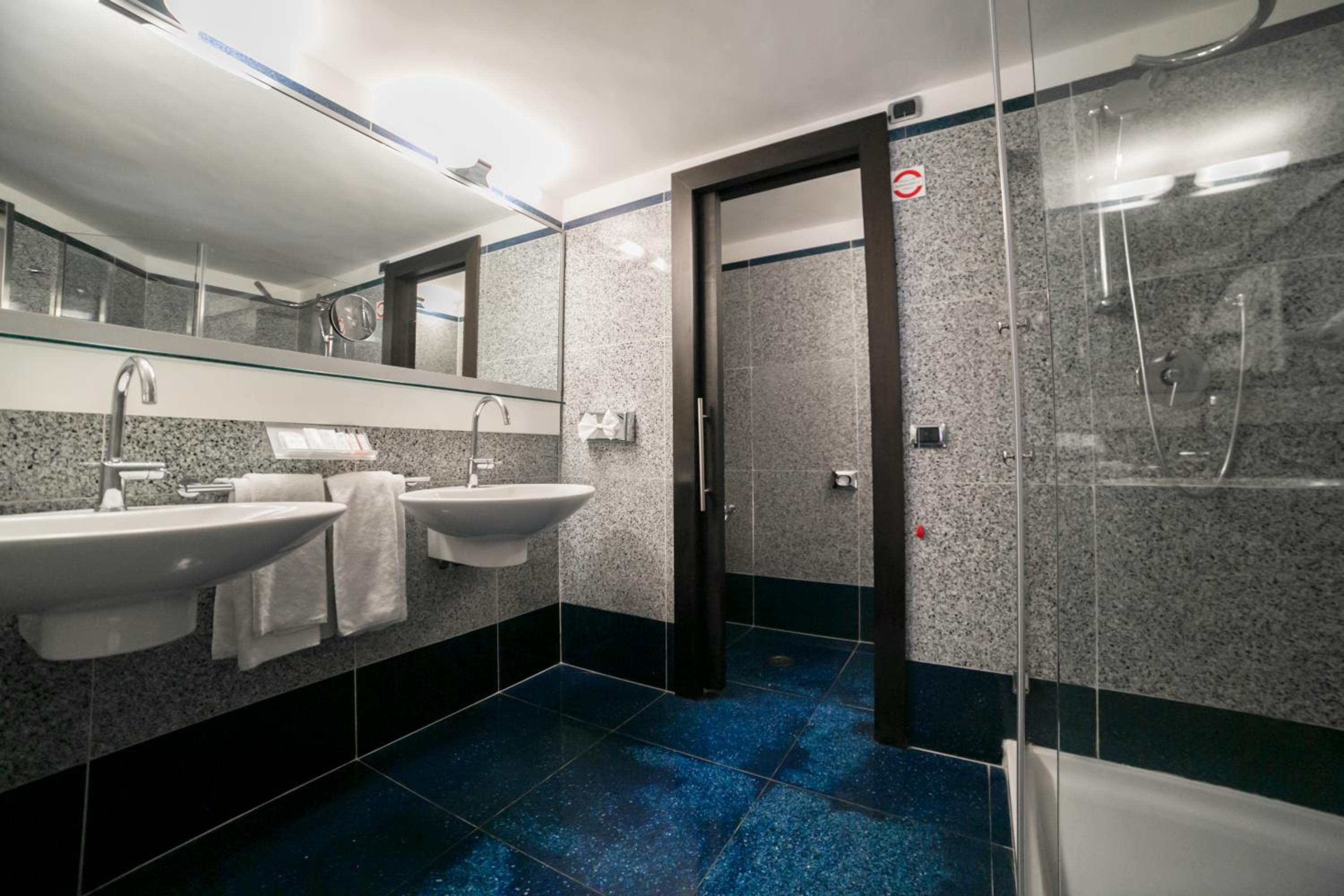 Junior Suite - Split Level