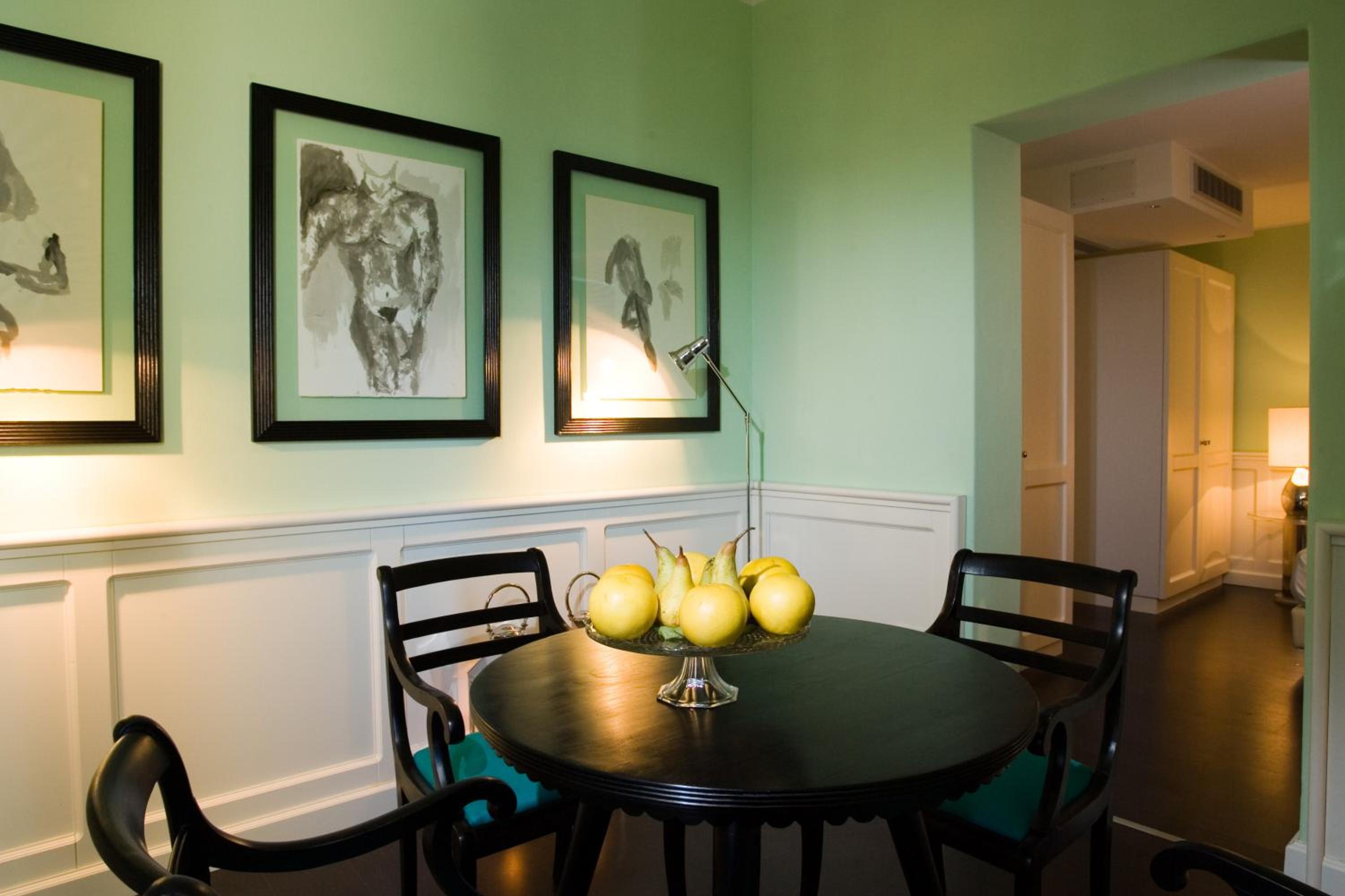 Superior Suite - Photo 5