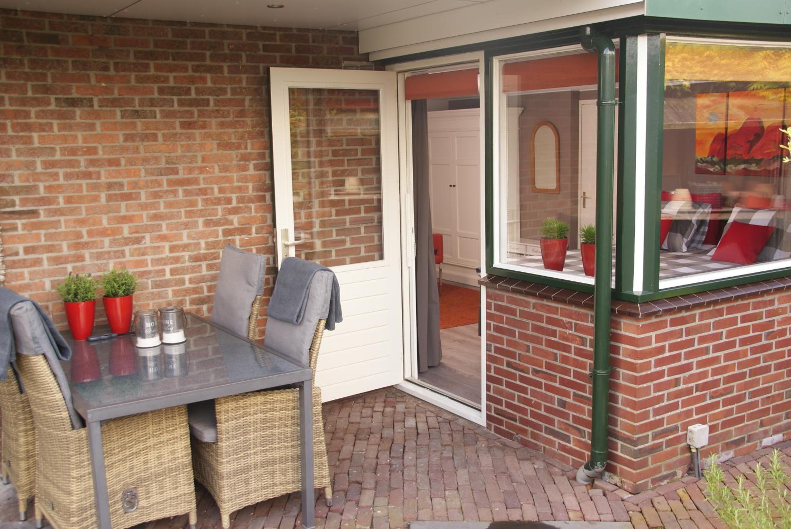 Quadruple Room with Private Bathroom - Photo 3