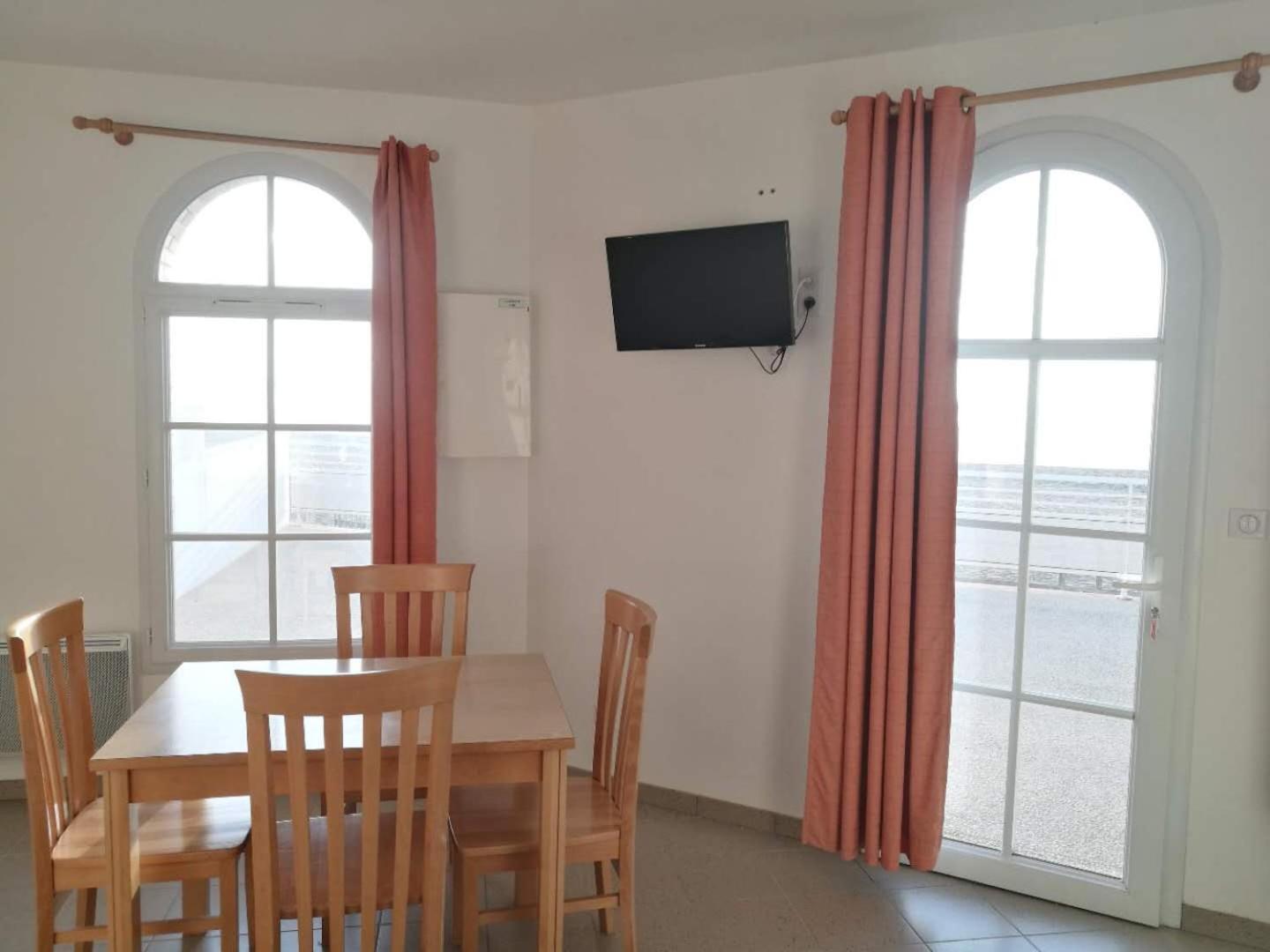 Apartment with Sea View photo 2
