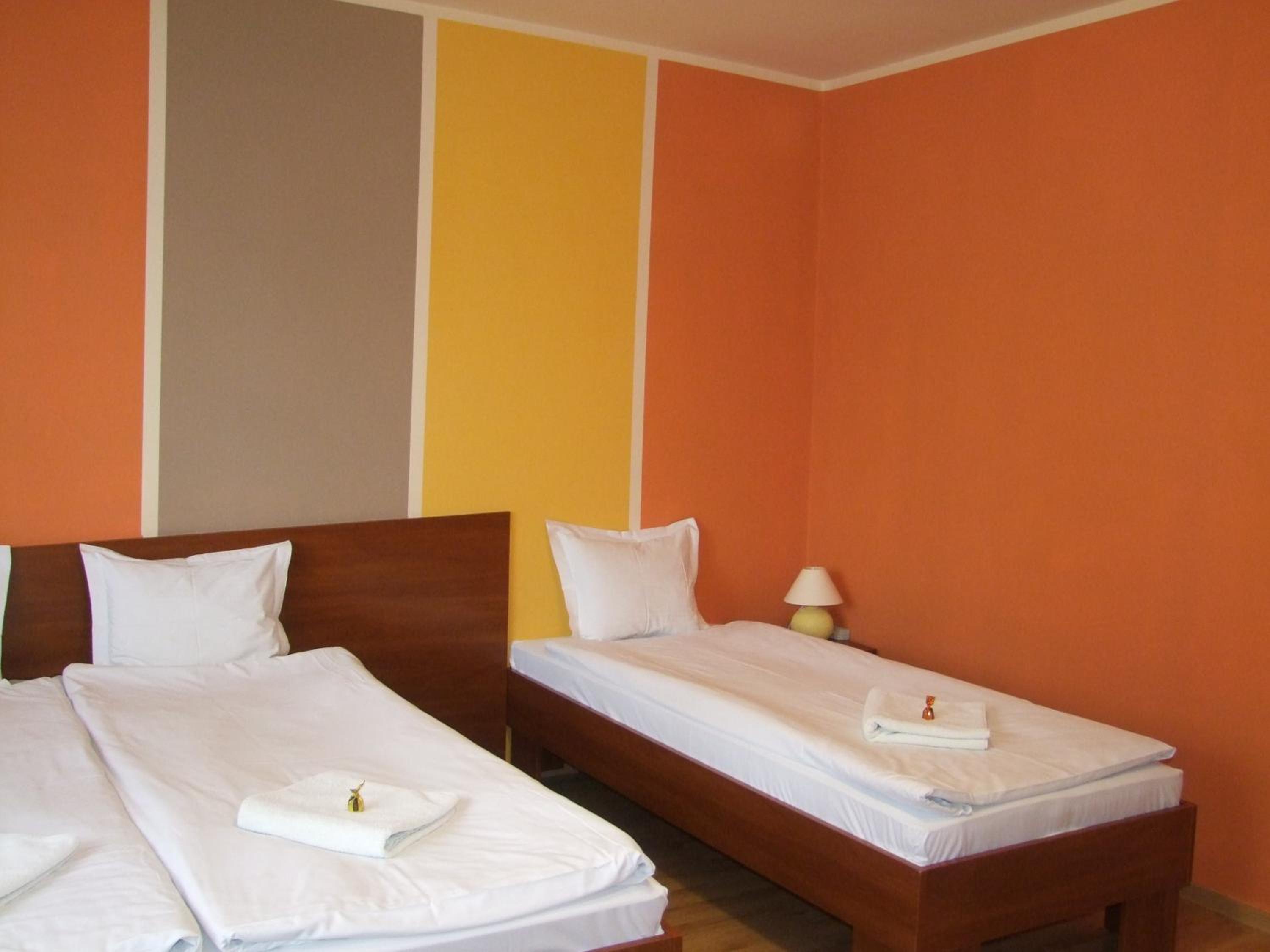 Quadruple Room with Private Bathroom photo 1