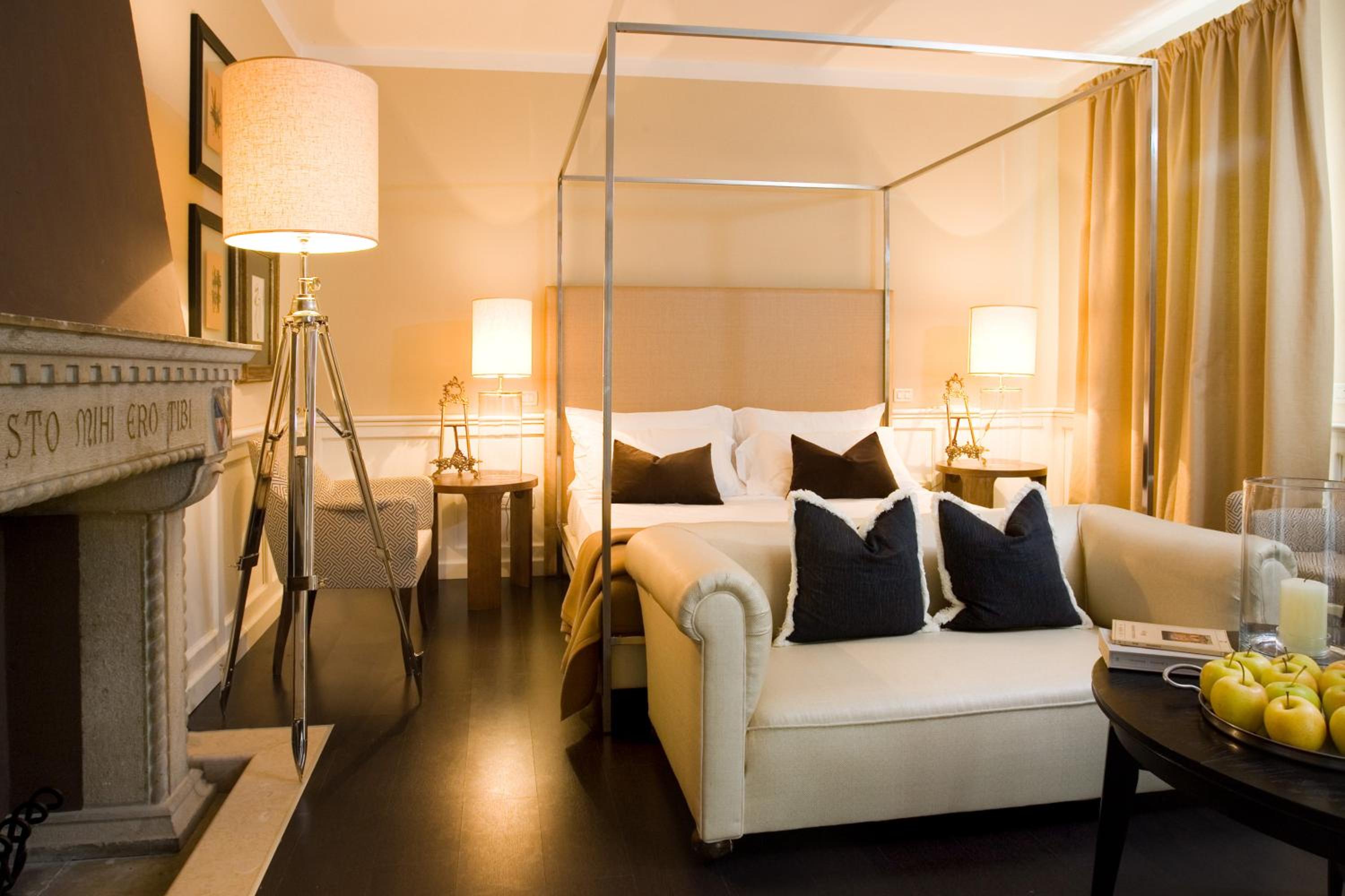 Executive Suite - Photo 1