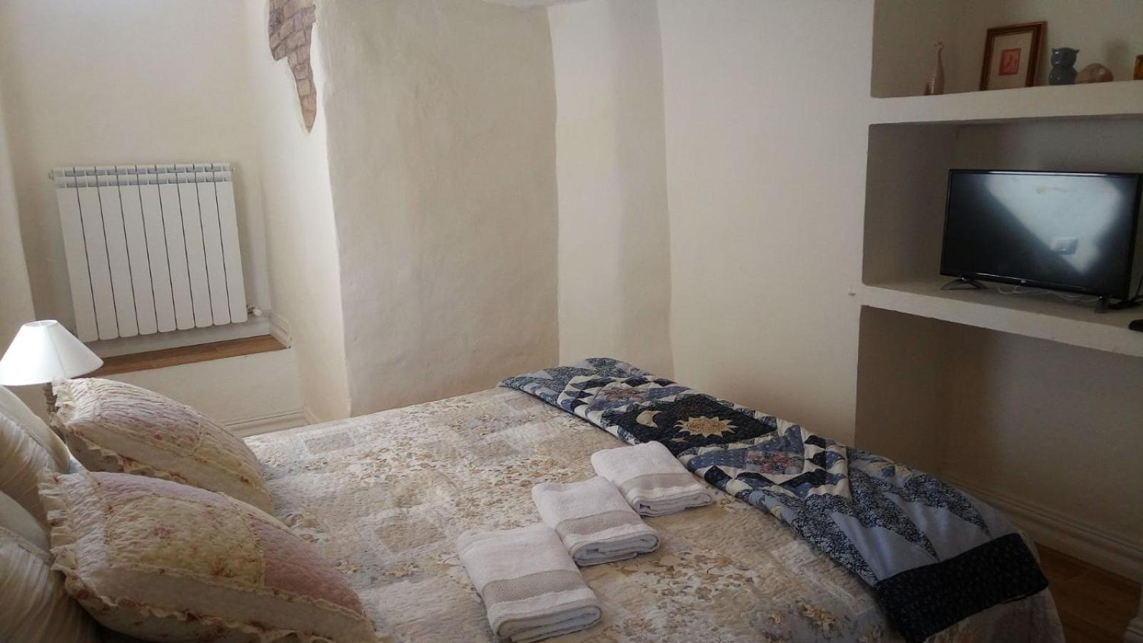 Two-Bedroom Apartment - Photo 21