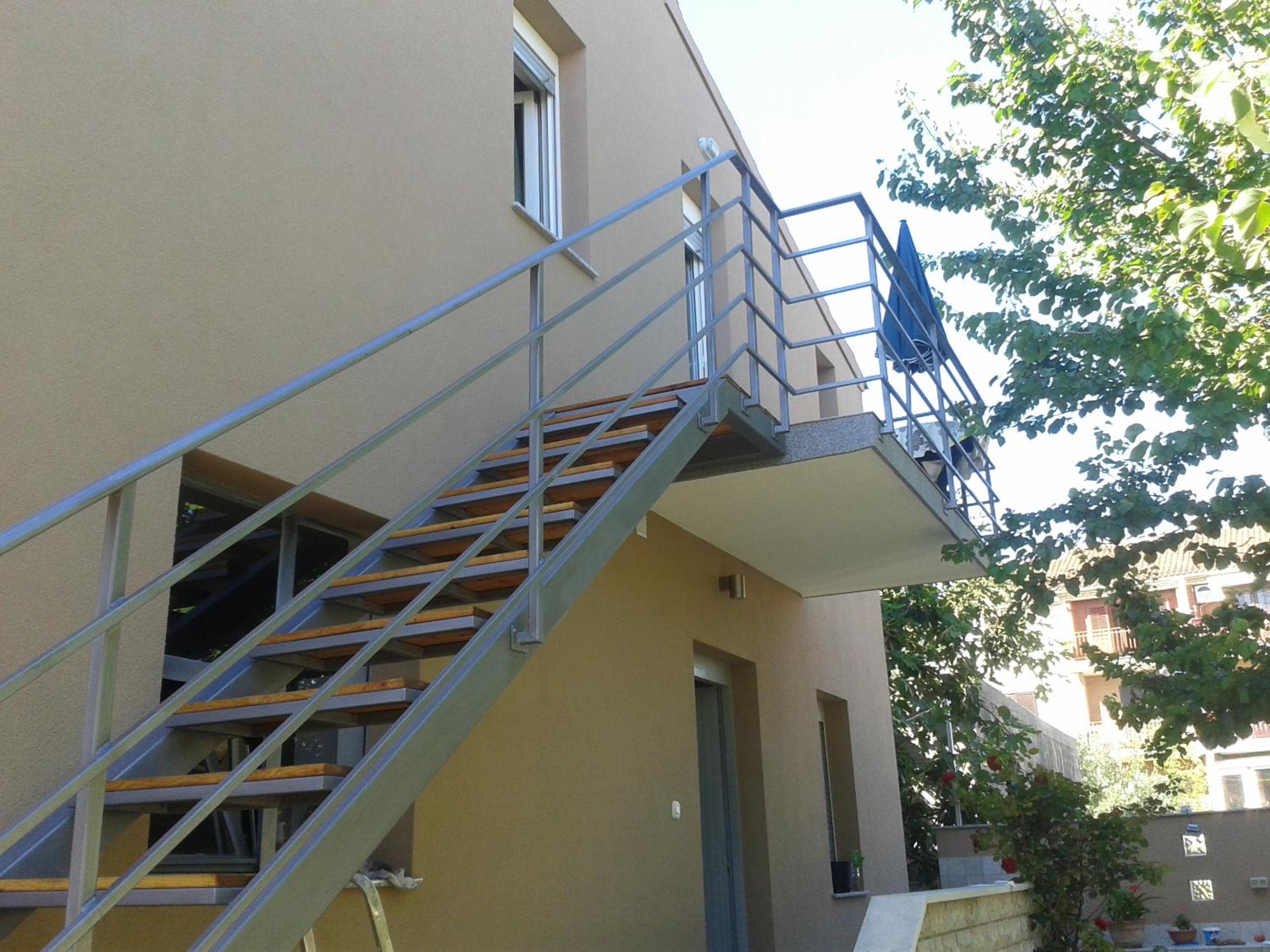 Apartment with Balcony - Photo 21