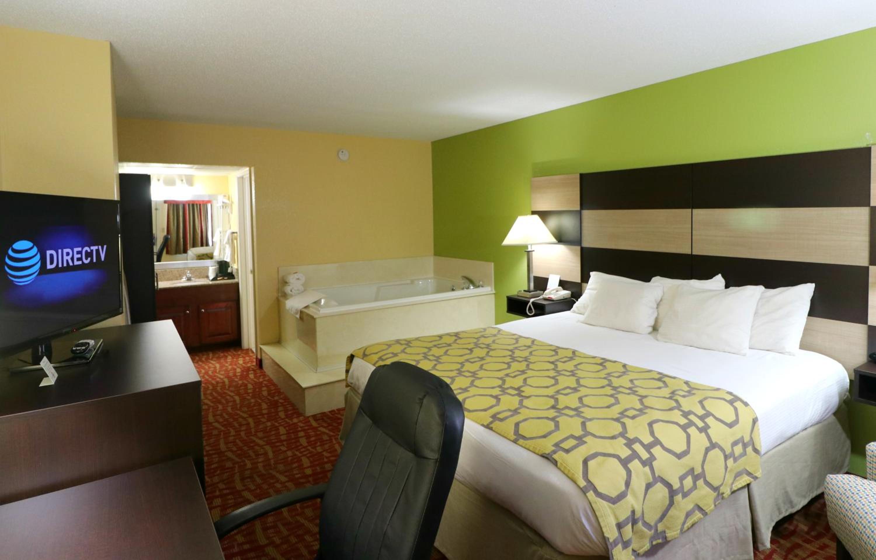 King Suite - Non-Smoking photo 1