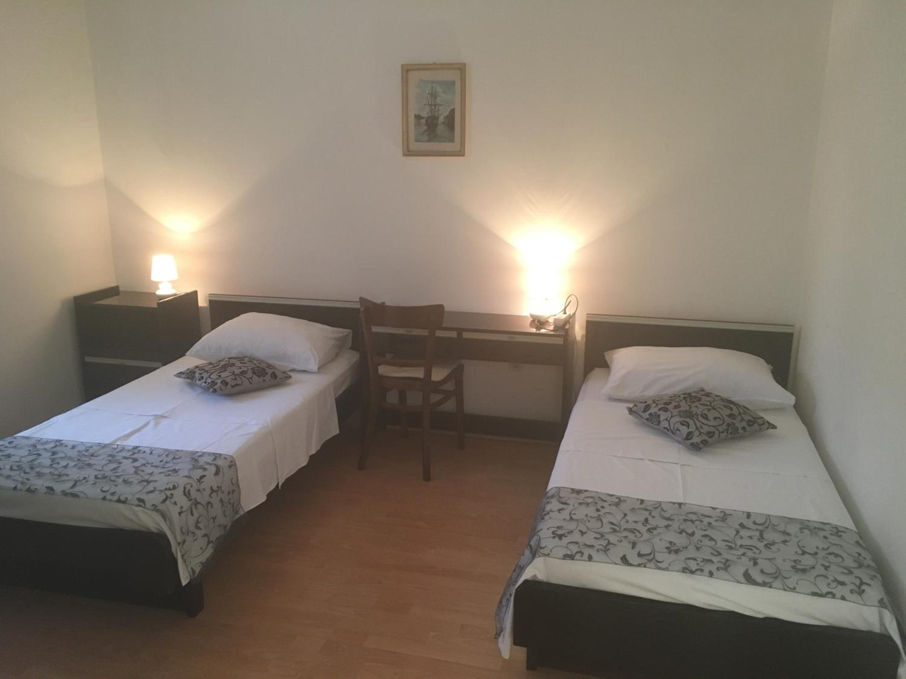 Apartment - Photo 2