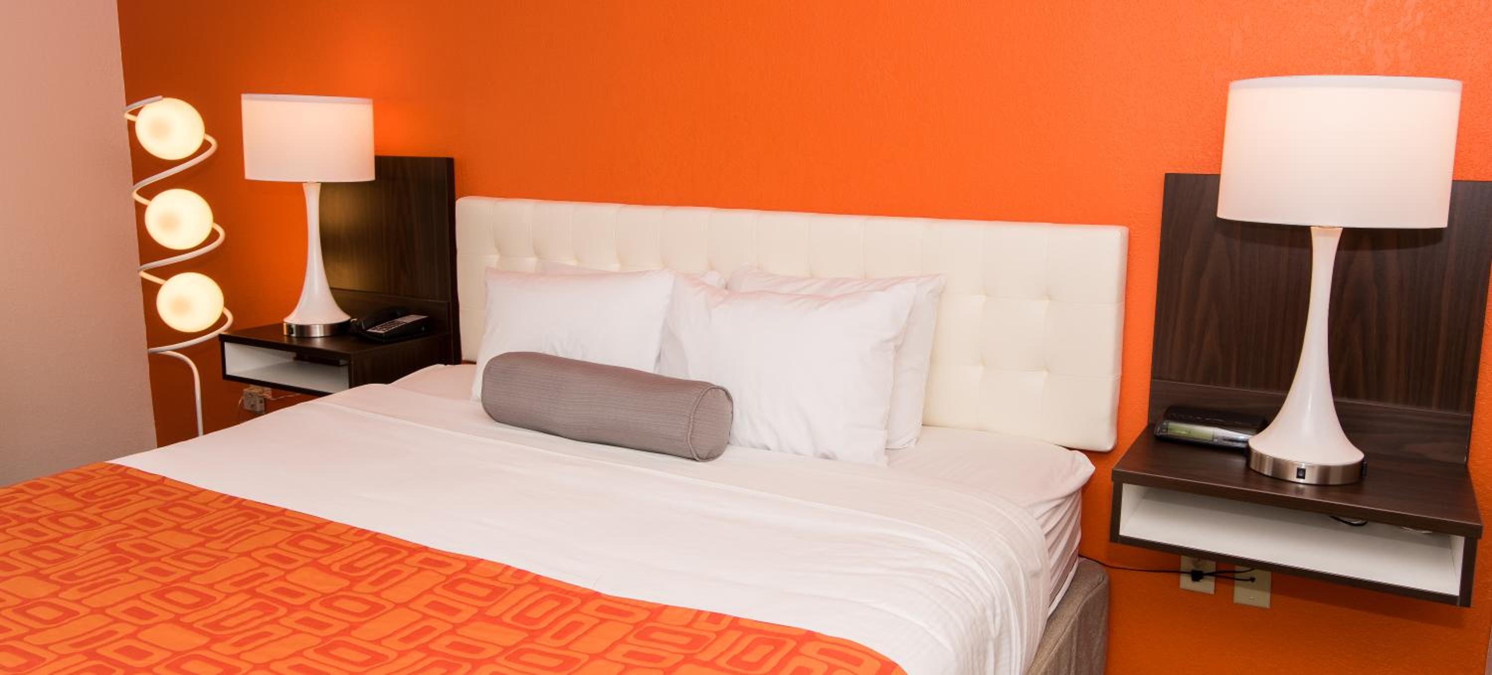 King Room - Non-Smoking - Photo 5