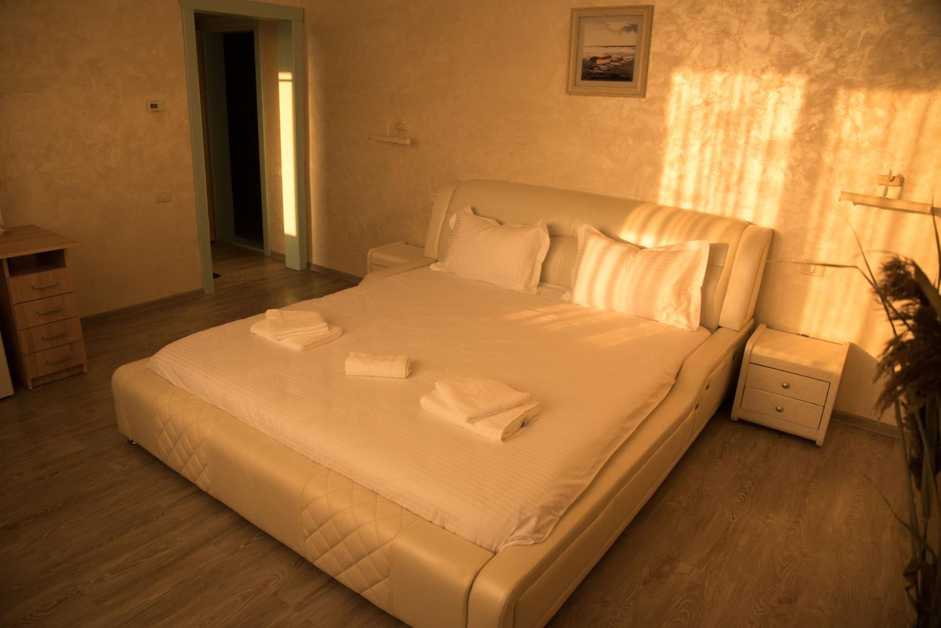 Double Room with Private Bathroom photo 1