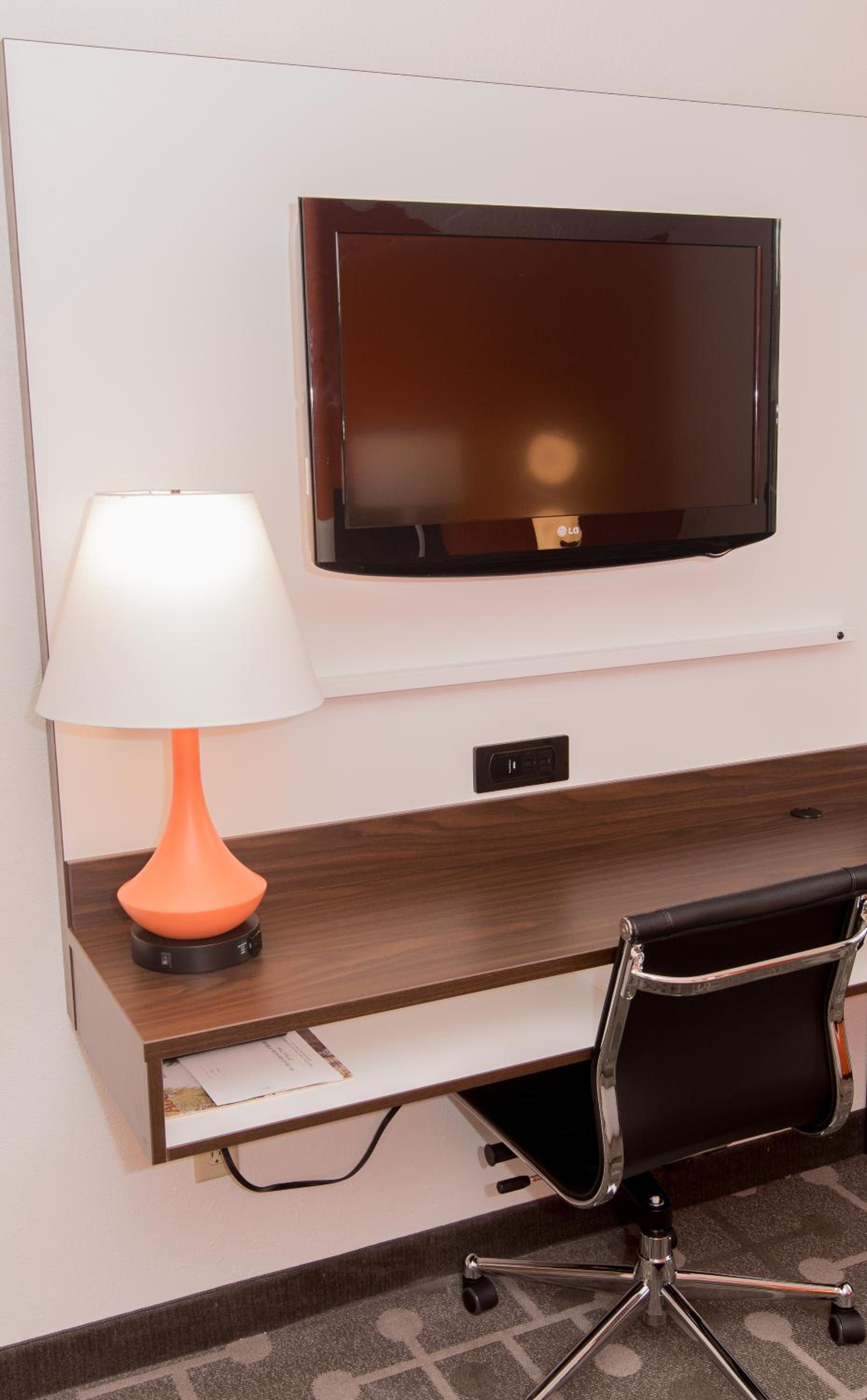 Queen Room - Non-Smoking - Photo 4