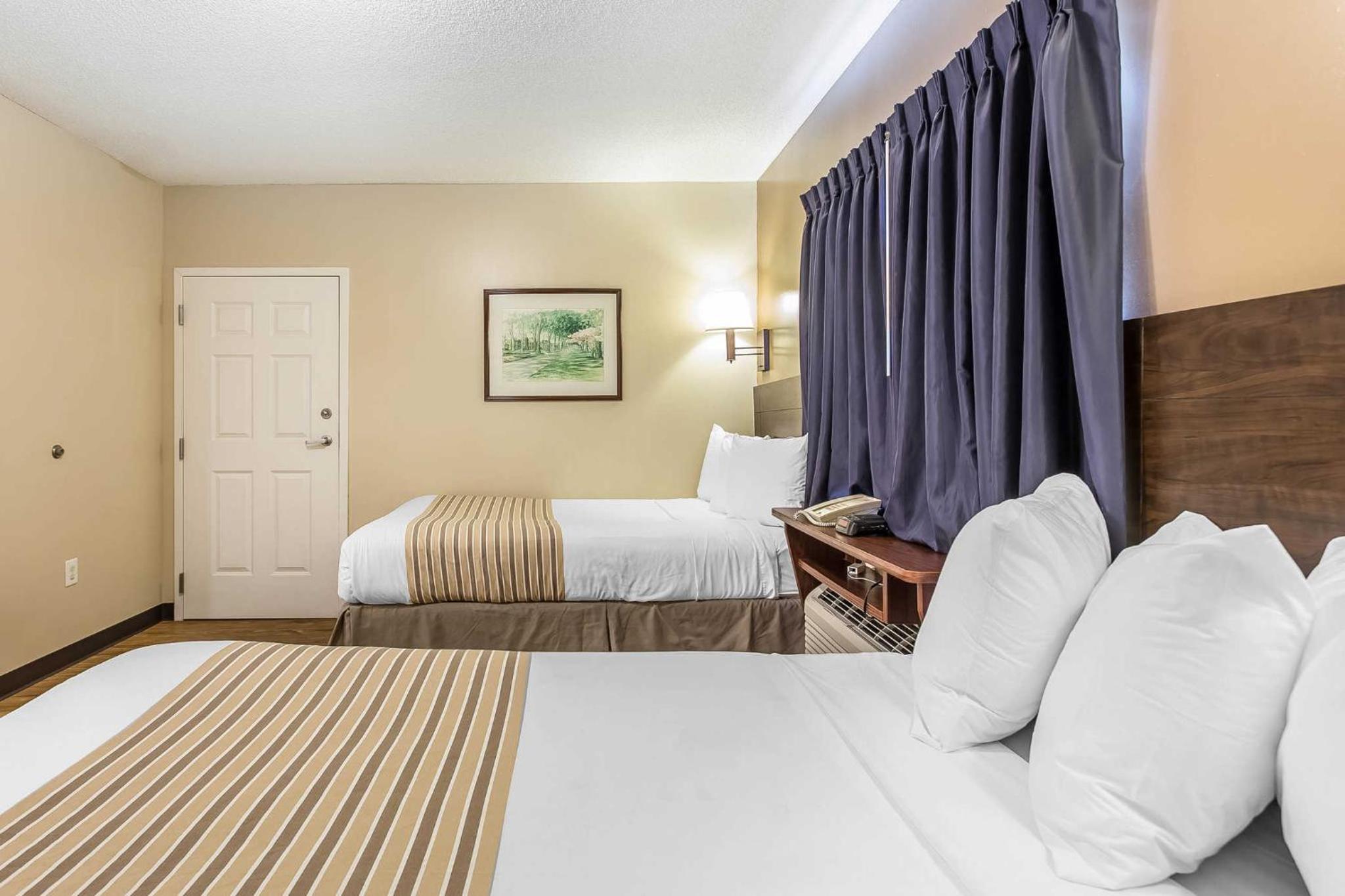 Double Room with Two Double Beds - Non-Smoking - Photo 3