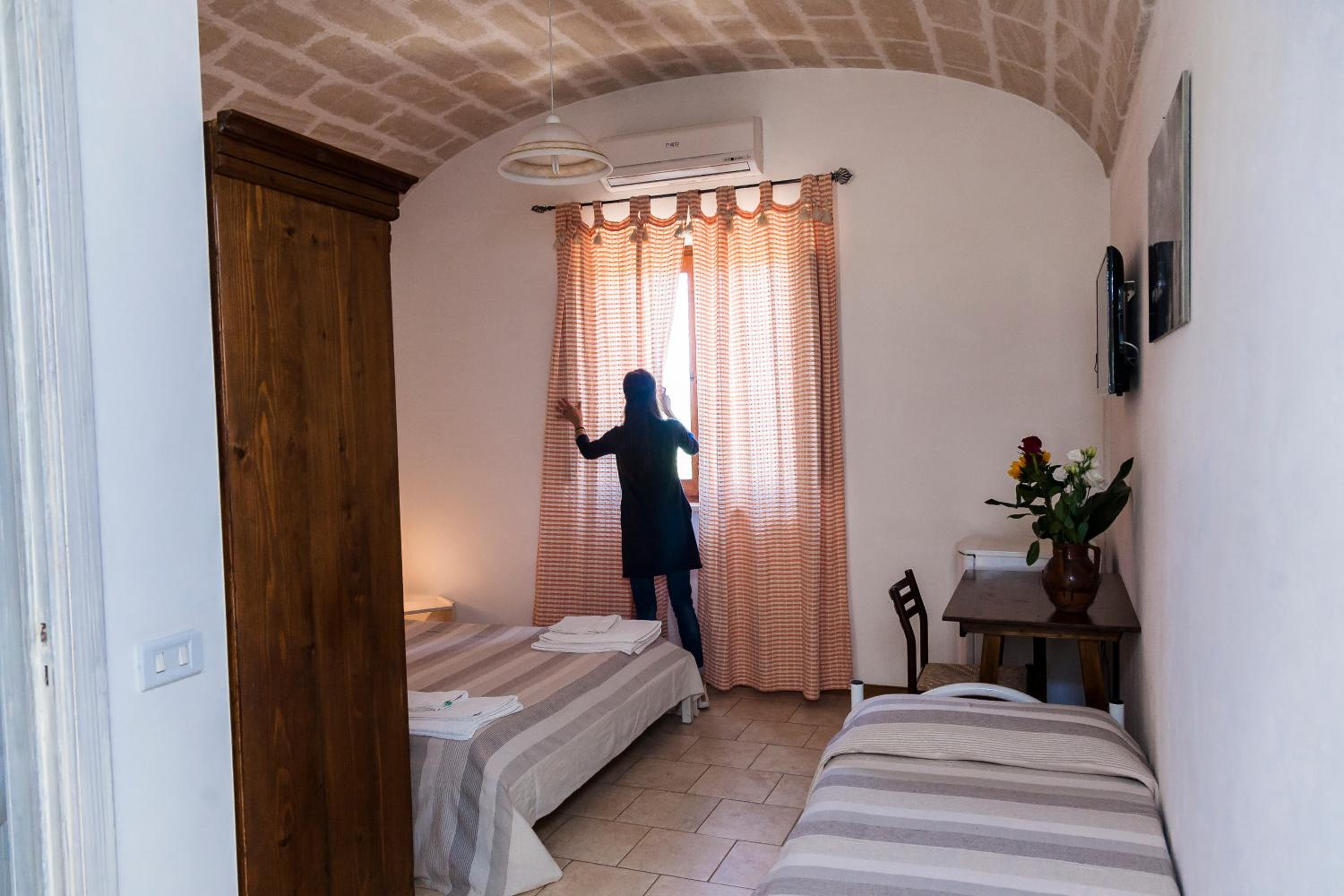 Classic Triple Room - Photo 4