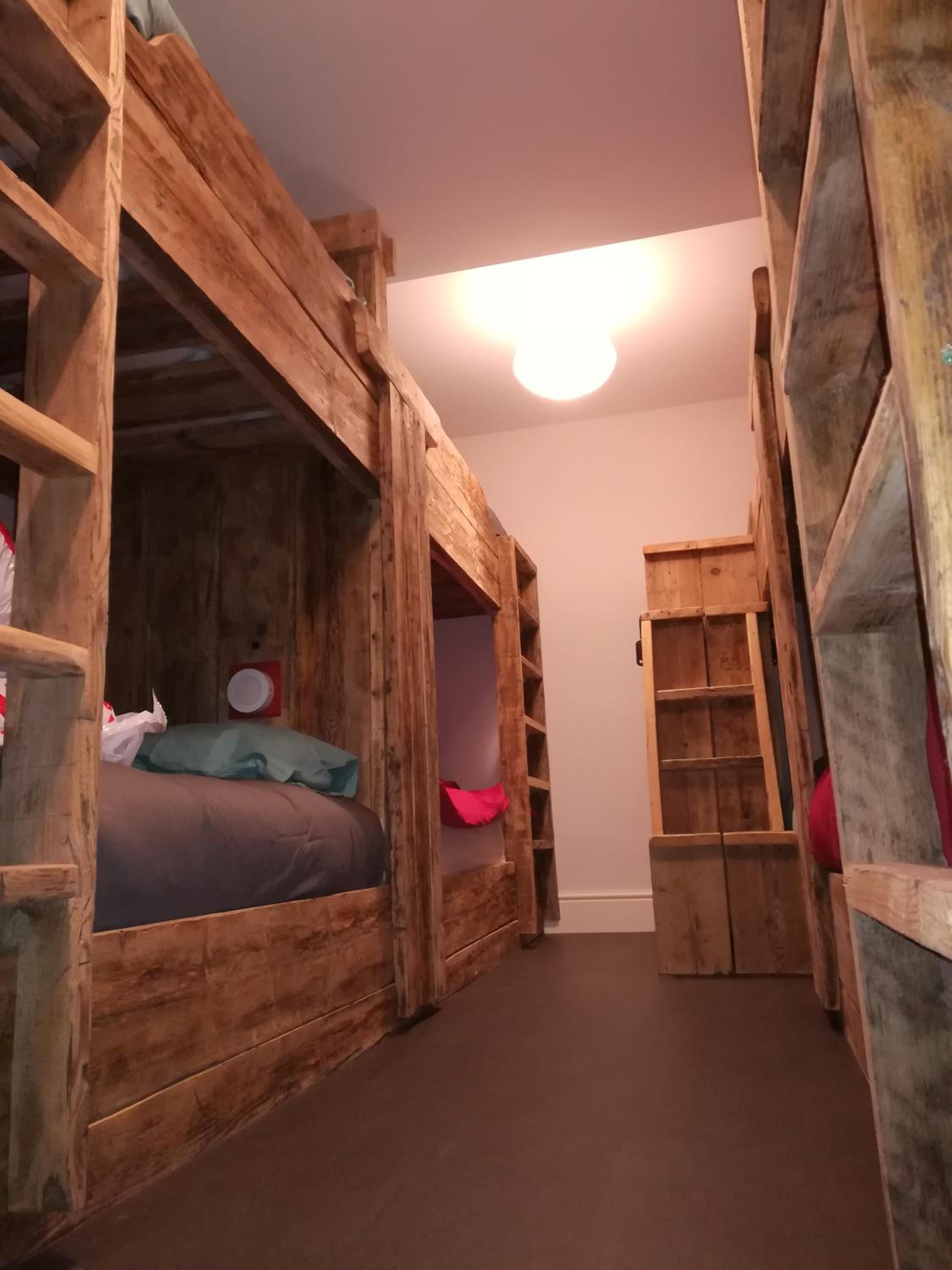 Bed in 8-Bed Mixed Dormitory Room 3 photo 2