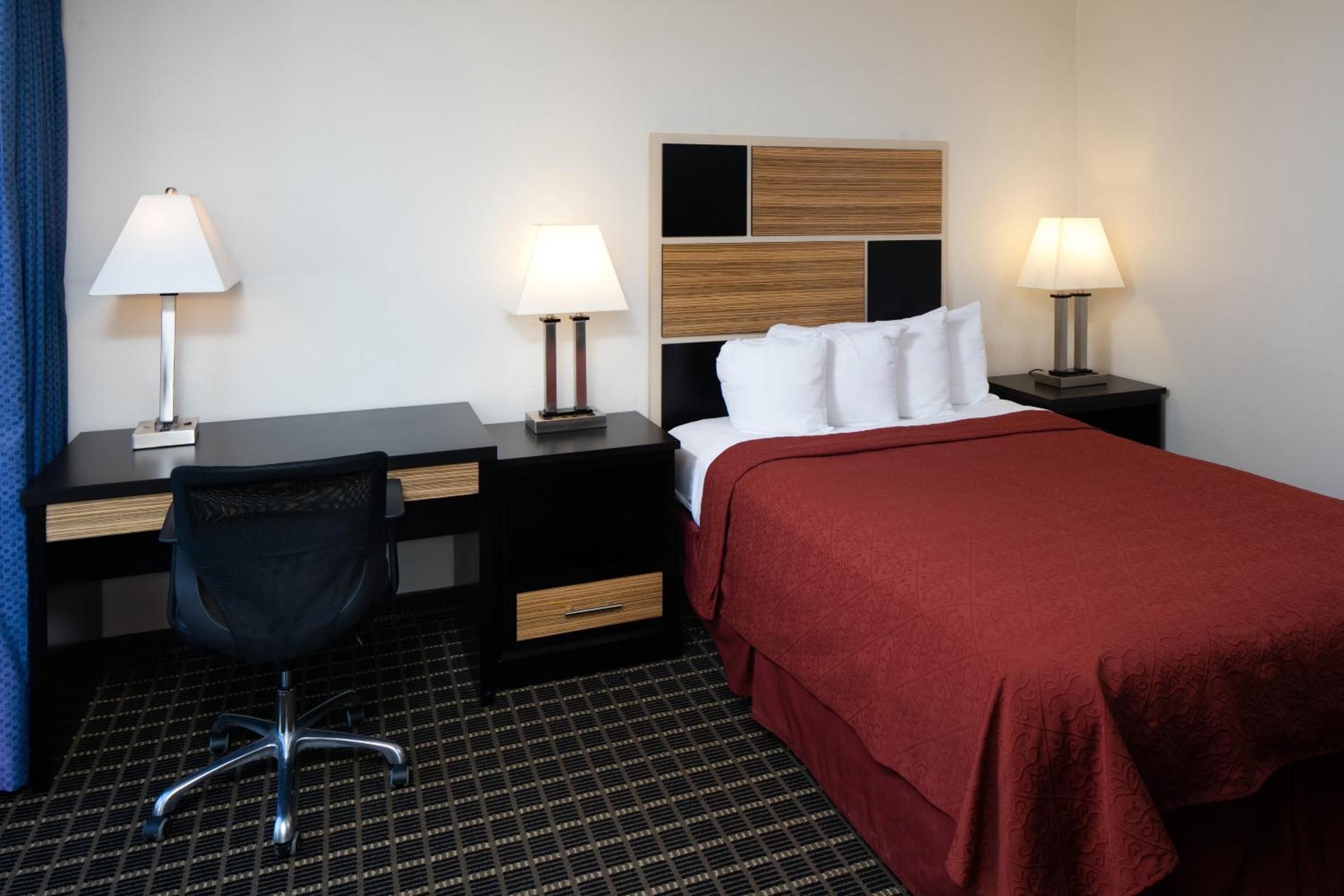 Queen Room - Photo 4