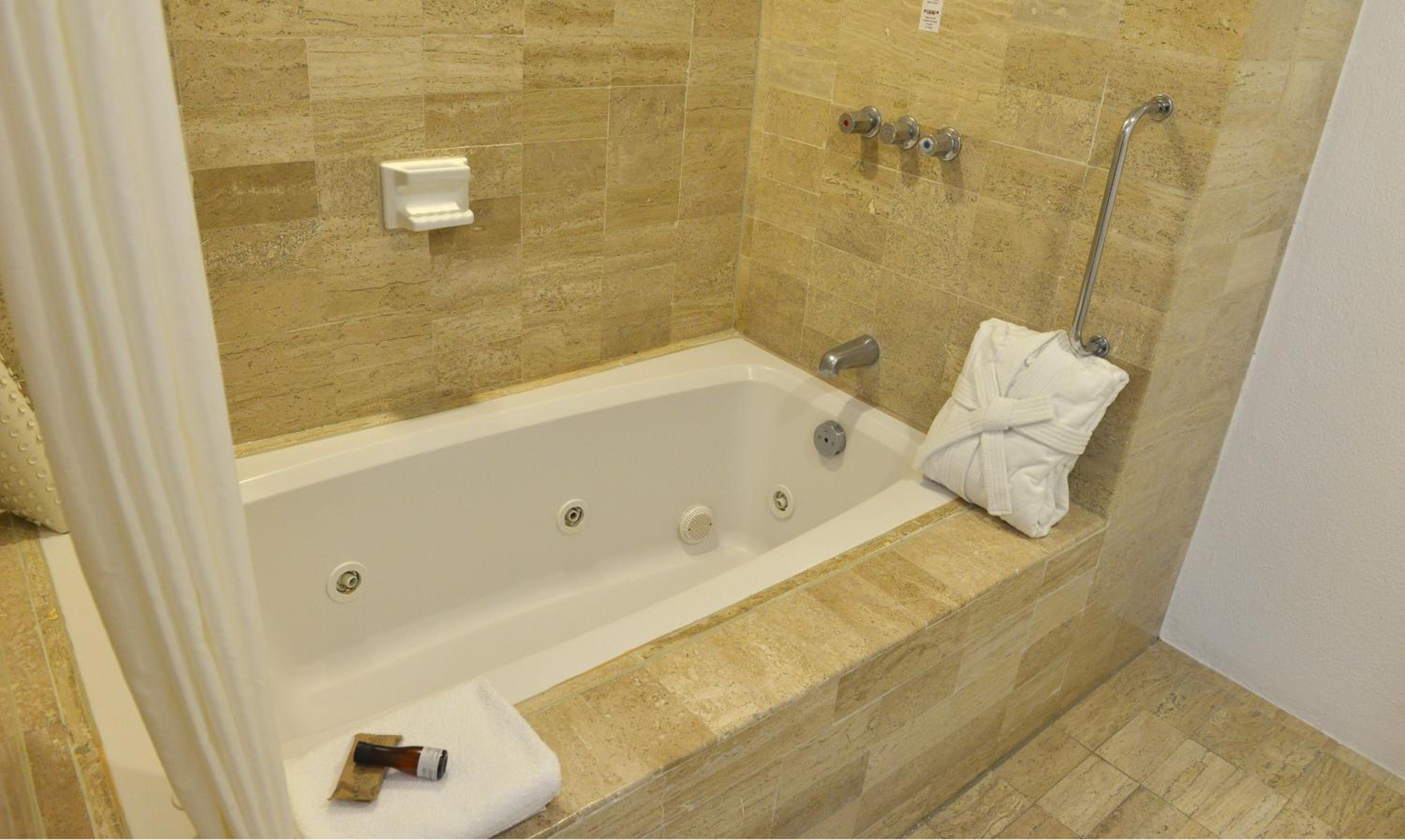 King Room - Executive Level/Non-Smoking - Photo 5
