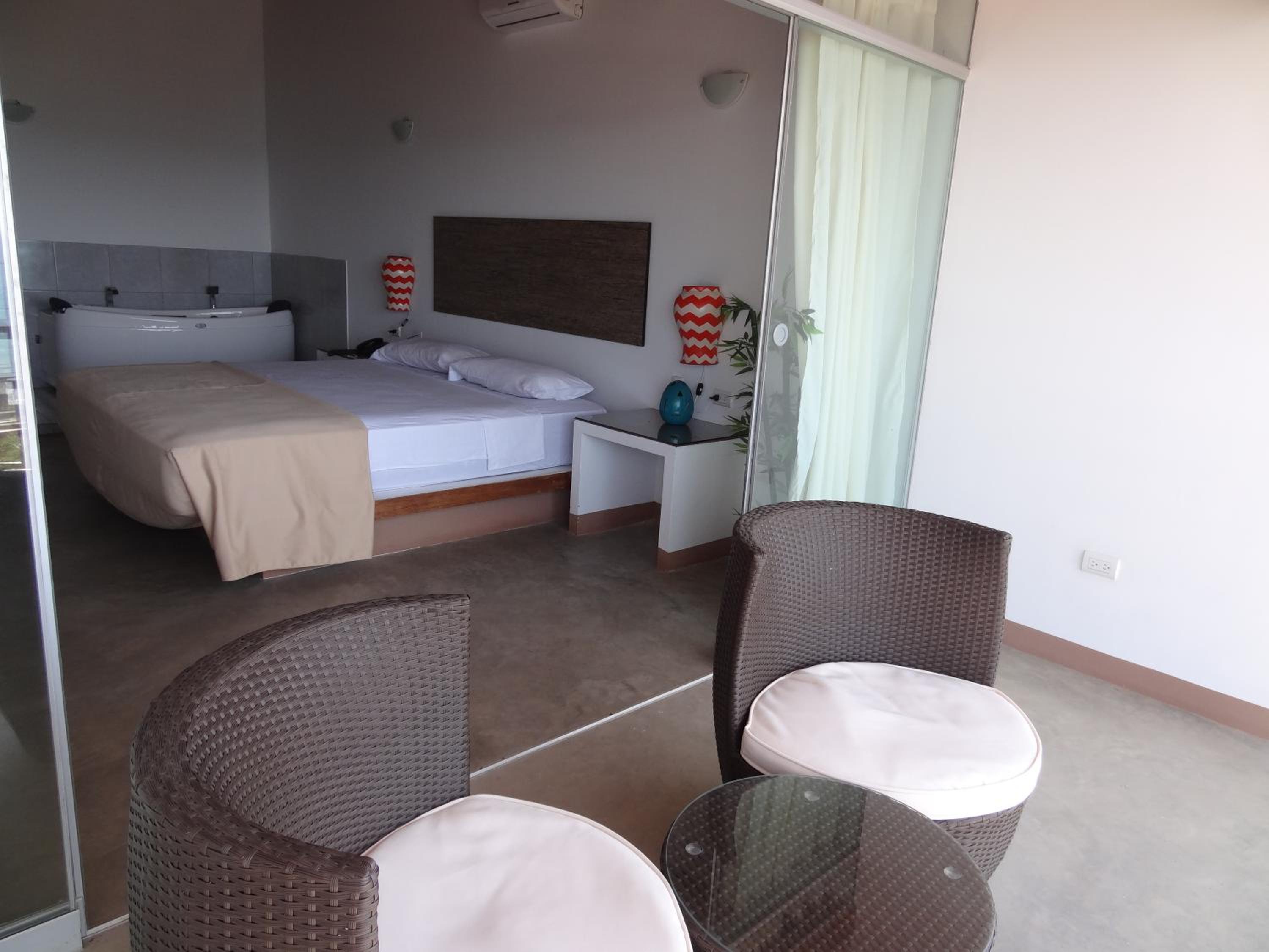 Double Room with Spa Bath photo 2