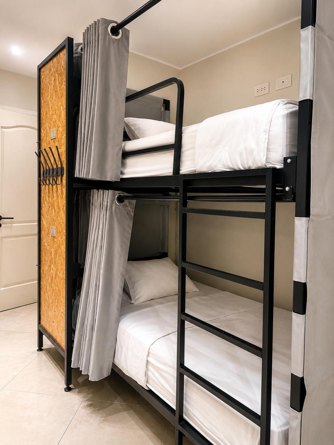 Bed in 4-Bed Mixed Dormitory Room photo 3