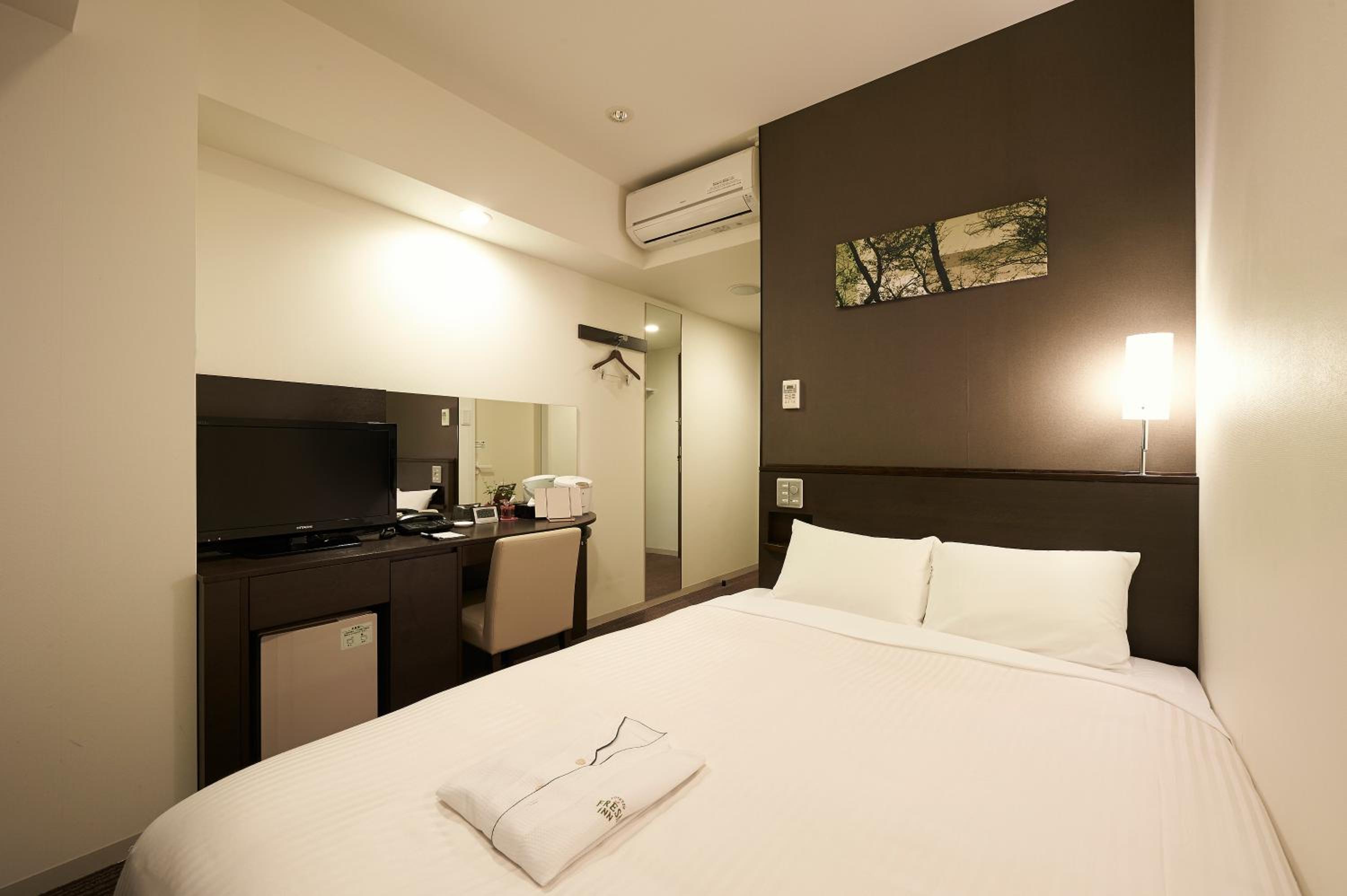 Standard Double Room - Smoking photo 2