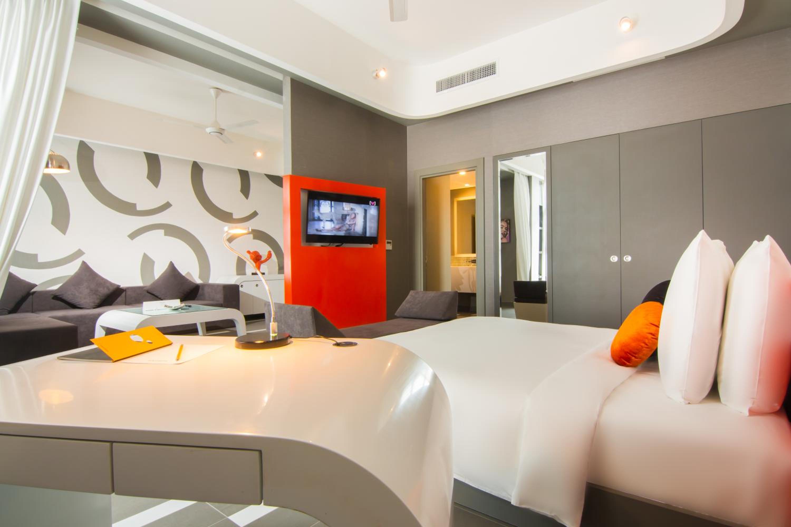 Suite King Bed - No Balcony photo 3