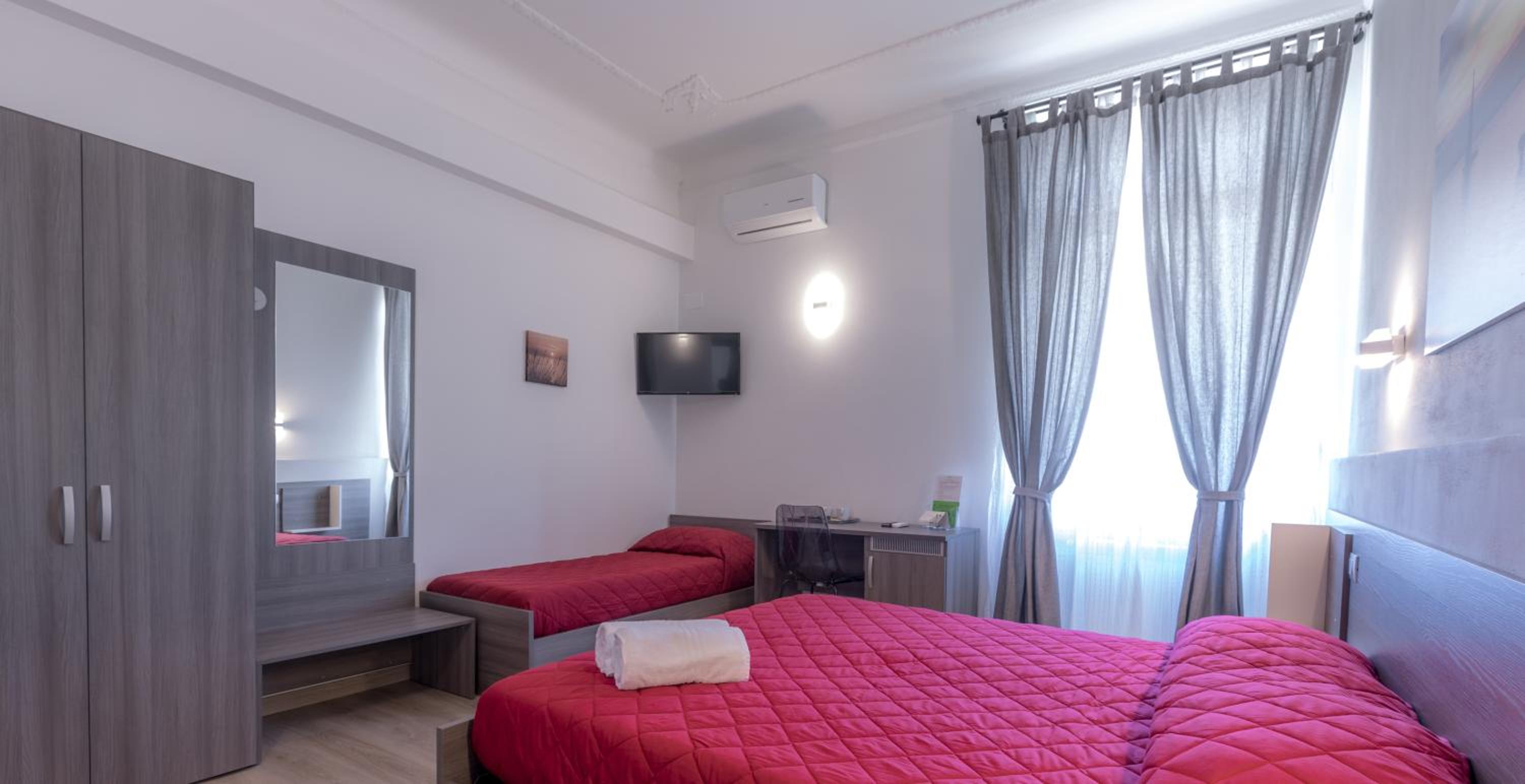 Deluxe Triple Room with Sea View