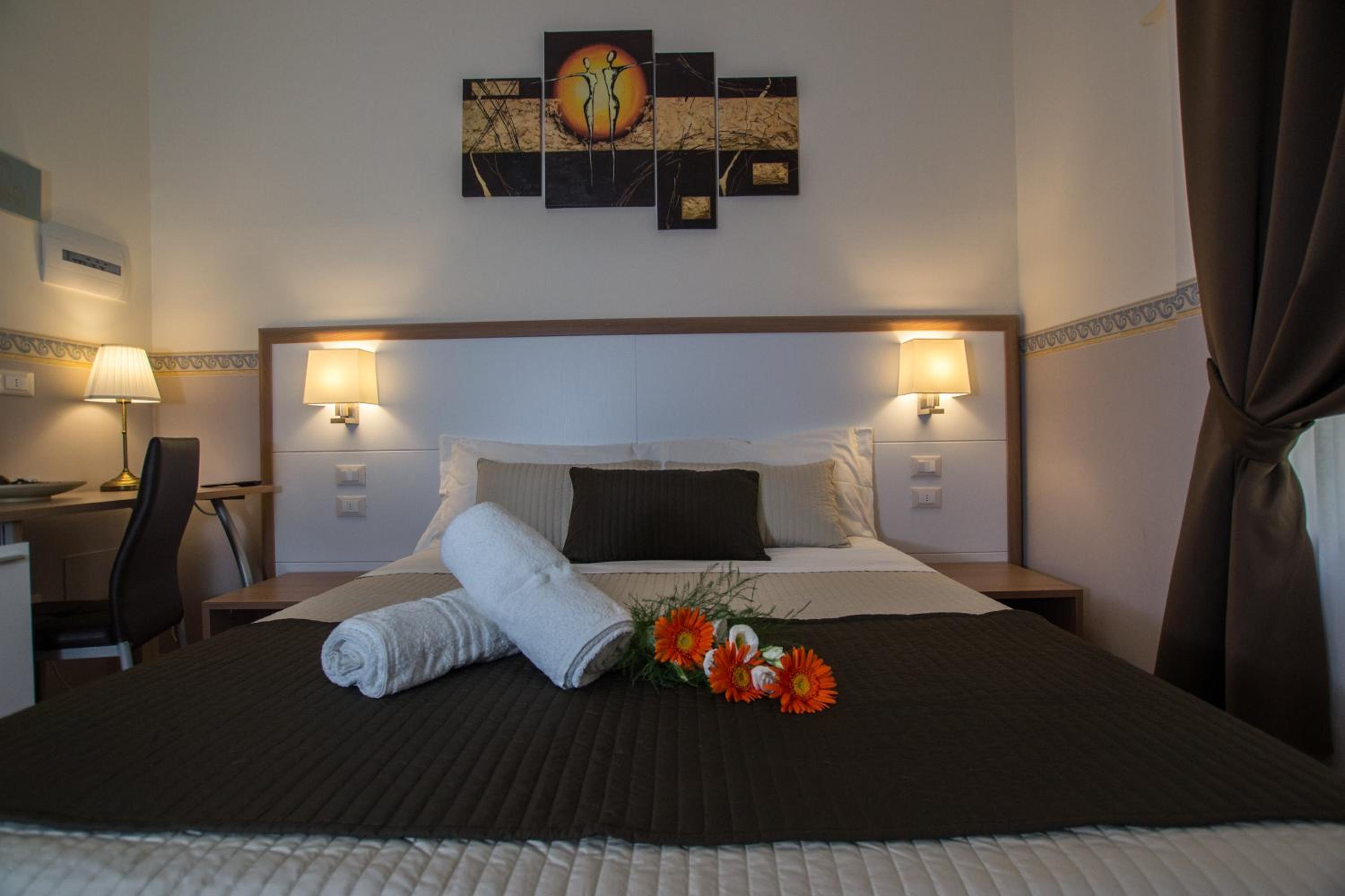 Standard Double Room - Photo 1