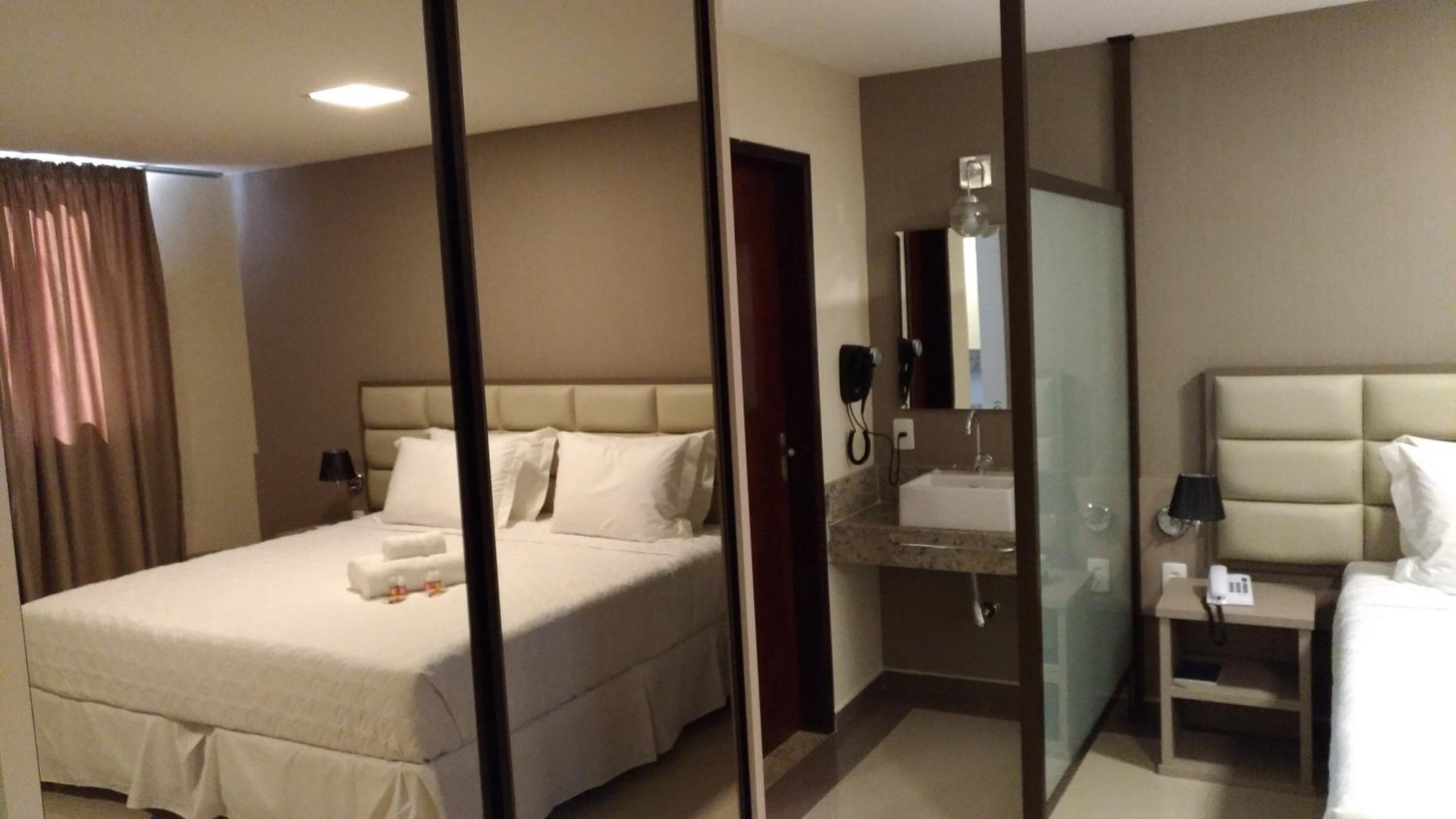 Deluxe King Suite