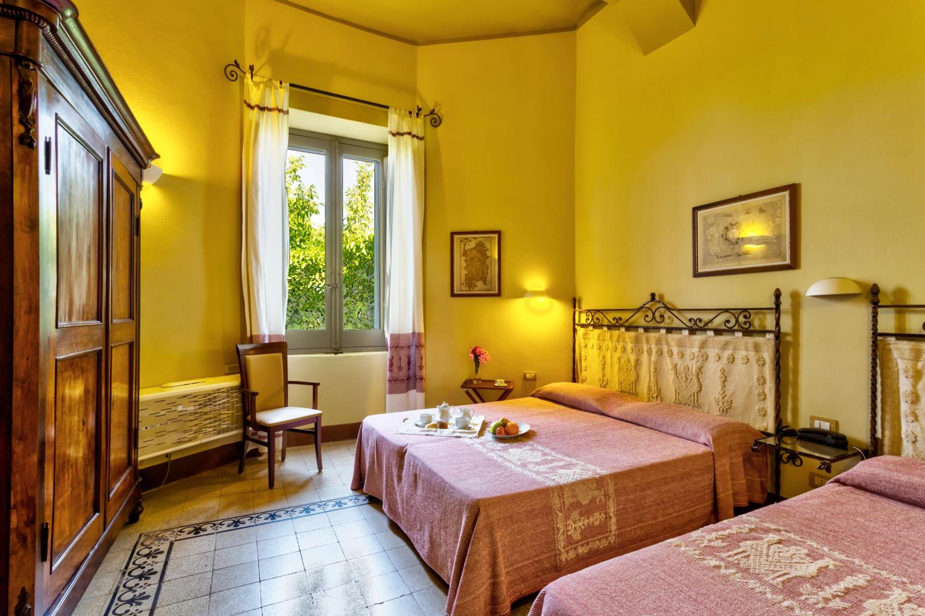 Double or Twin Room with Garden View - Photo 1