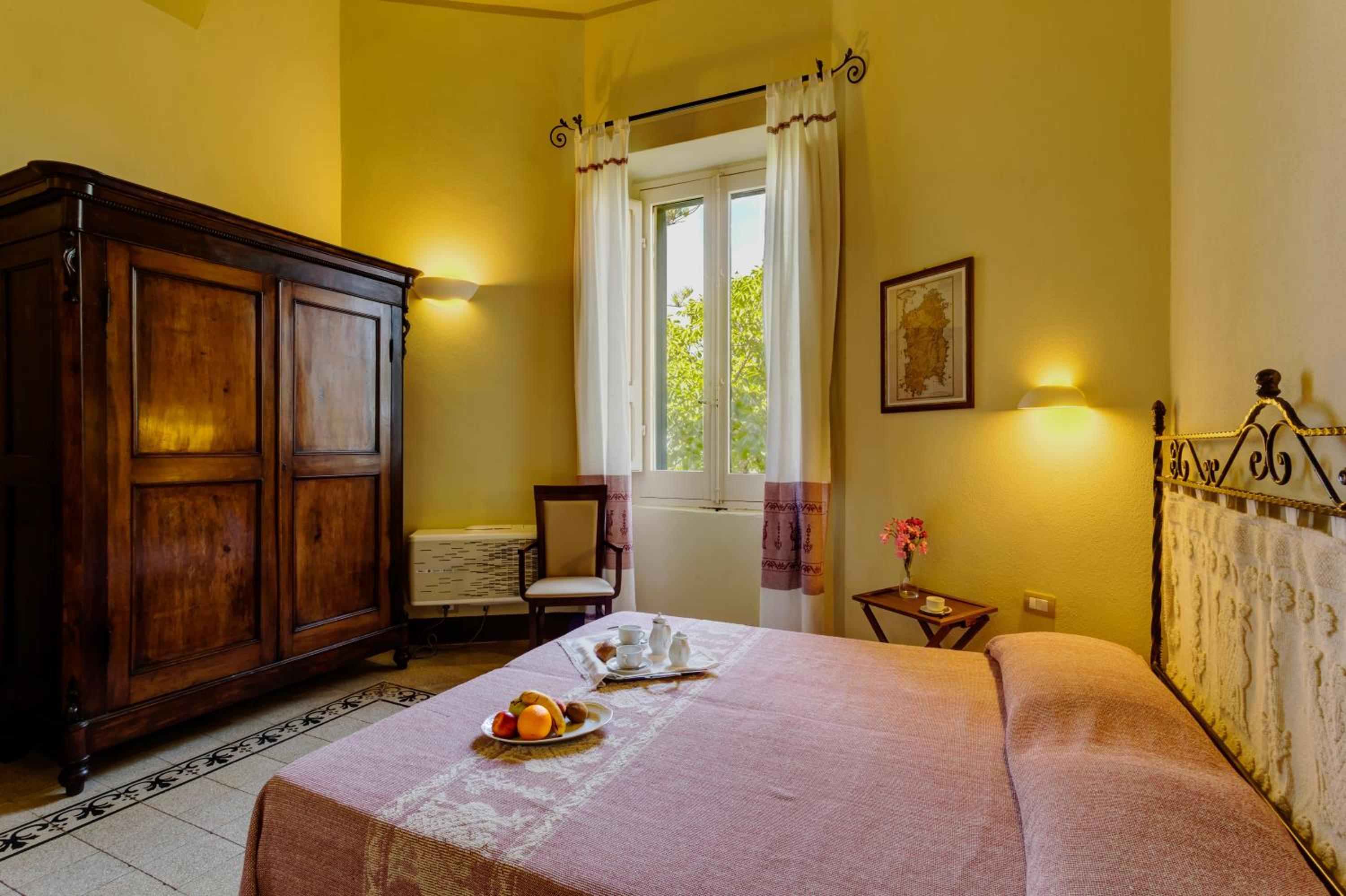 Double or Twin Room with Garden View - Photo 14