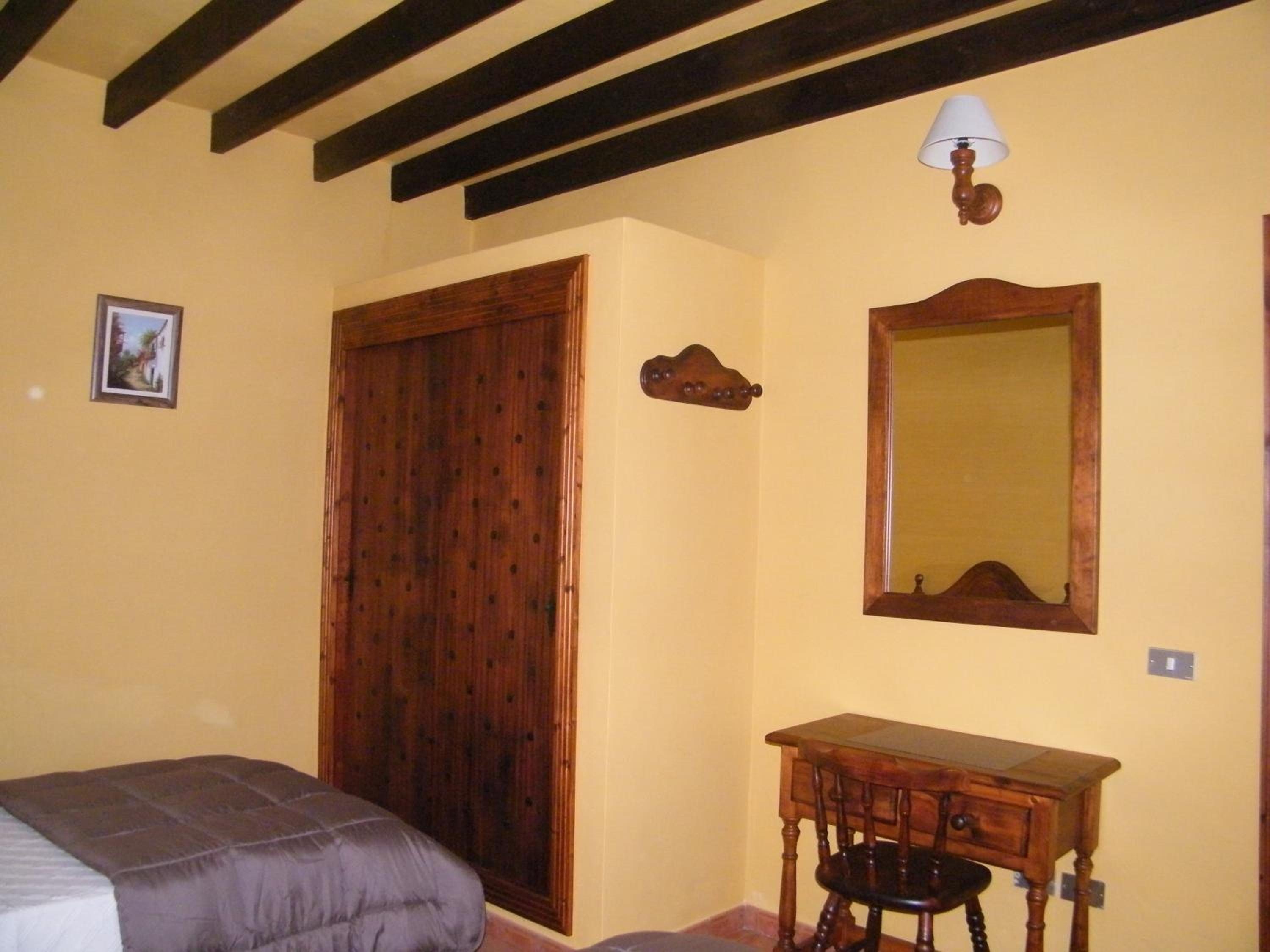 Double or Twin Room with Private Bathroom photo 3